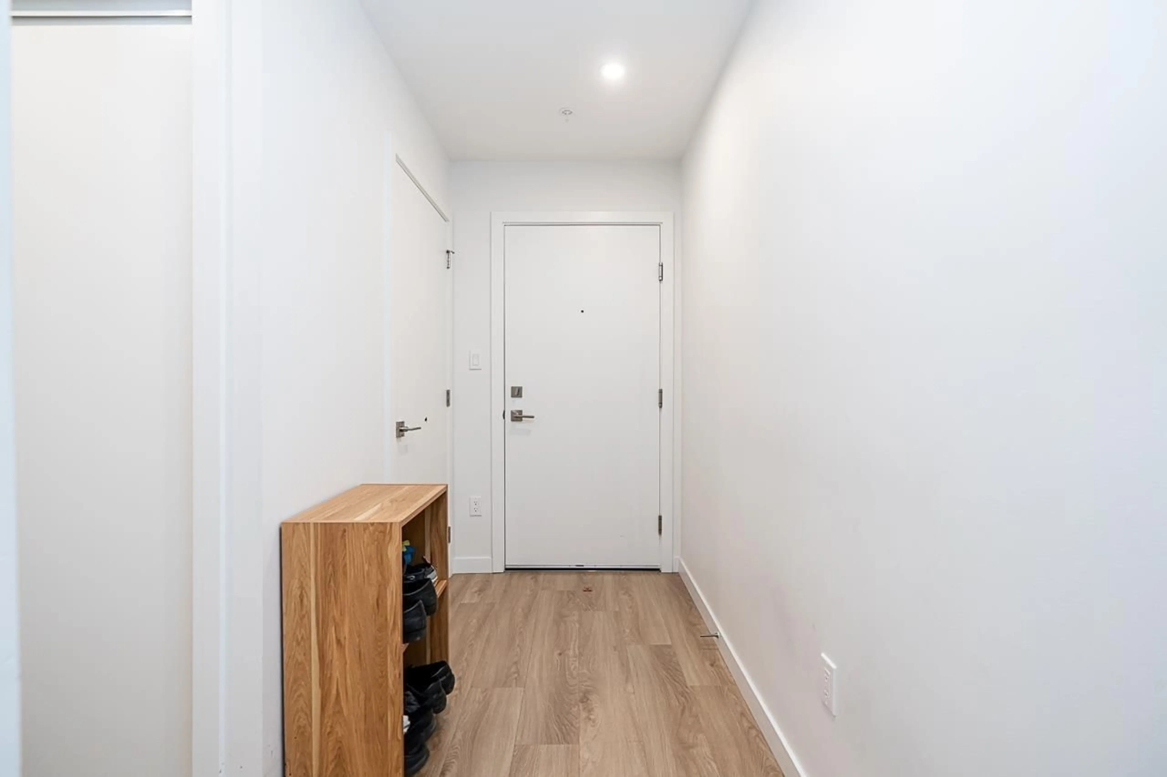 Indoor entryway for 417 - 13838 108 AVENUE, Surrey British Columbia V3T0T8