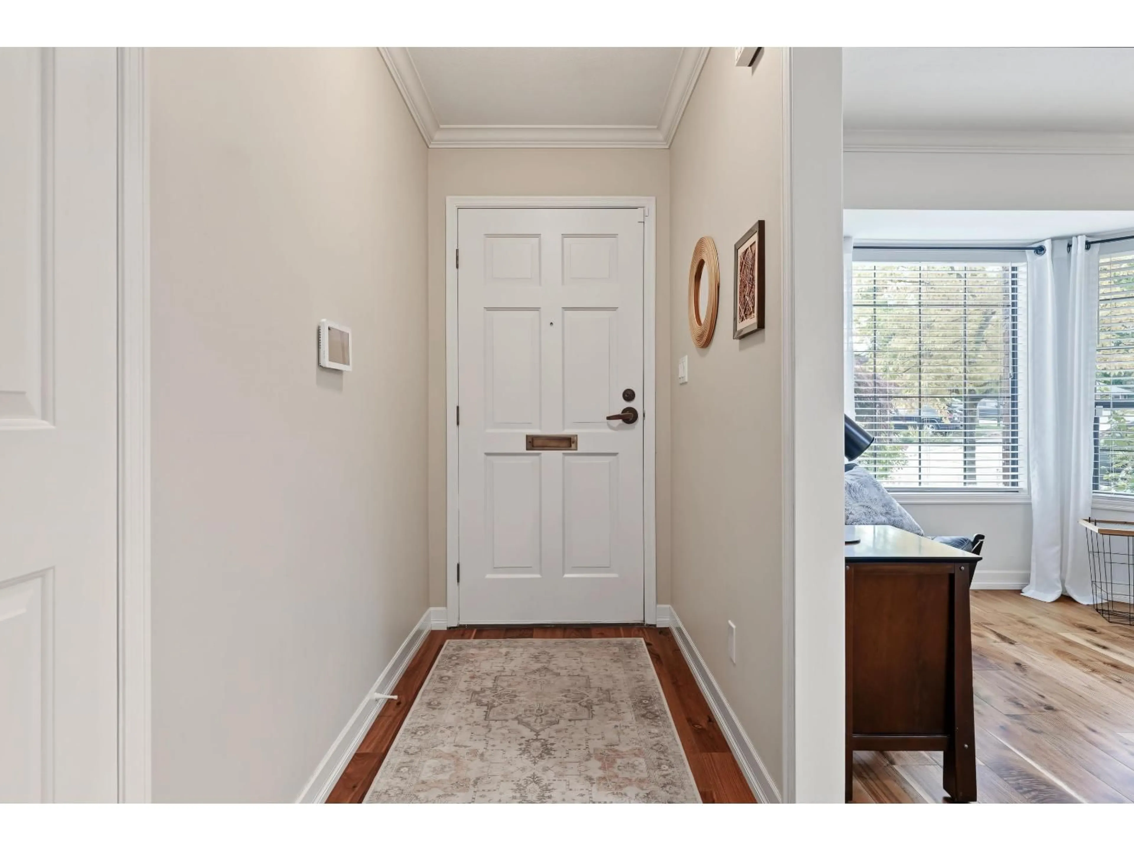 Indoor entryway for 14972 SOUTHMERE CLOSE, Surrey British Columbia V4A7T6