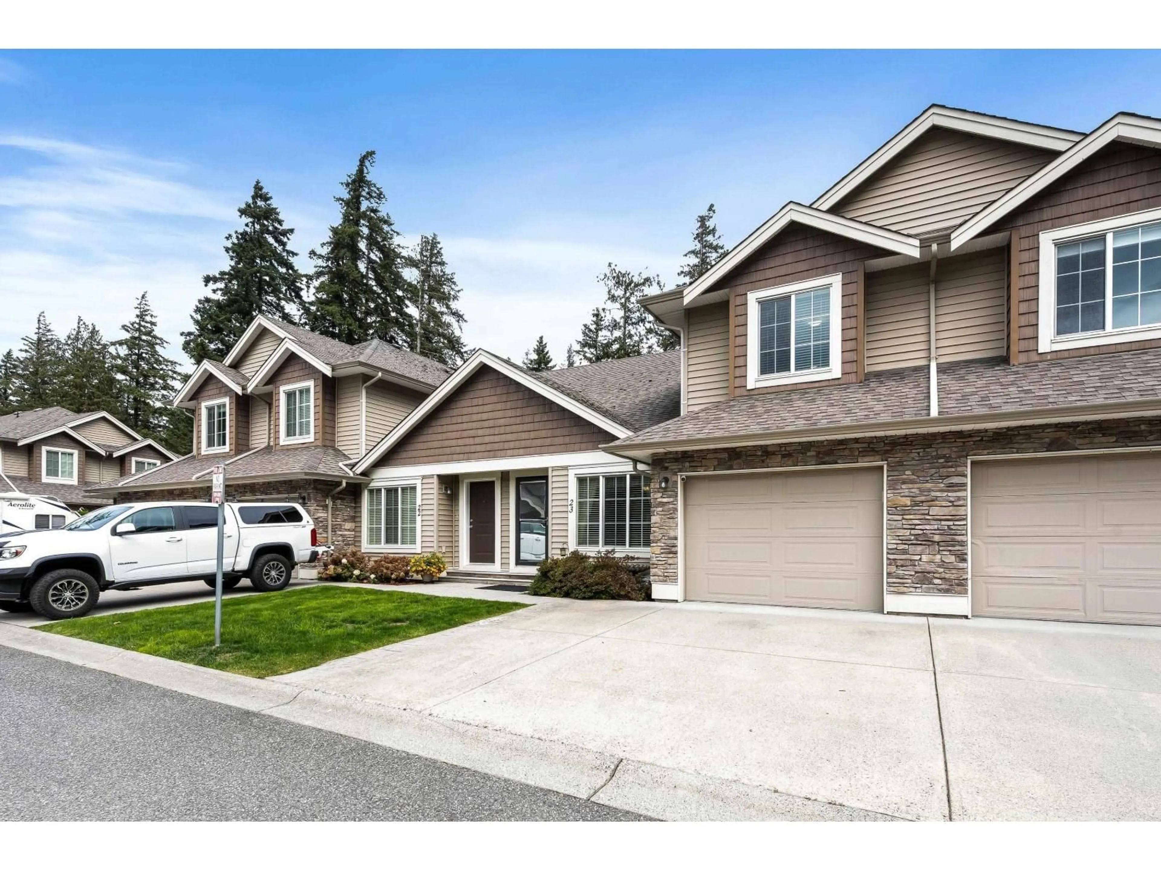 Home with vinyl exterior material, street for 23 - 1175 7TH AVENUE, Hope British Columbia V0X1L4