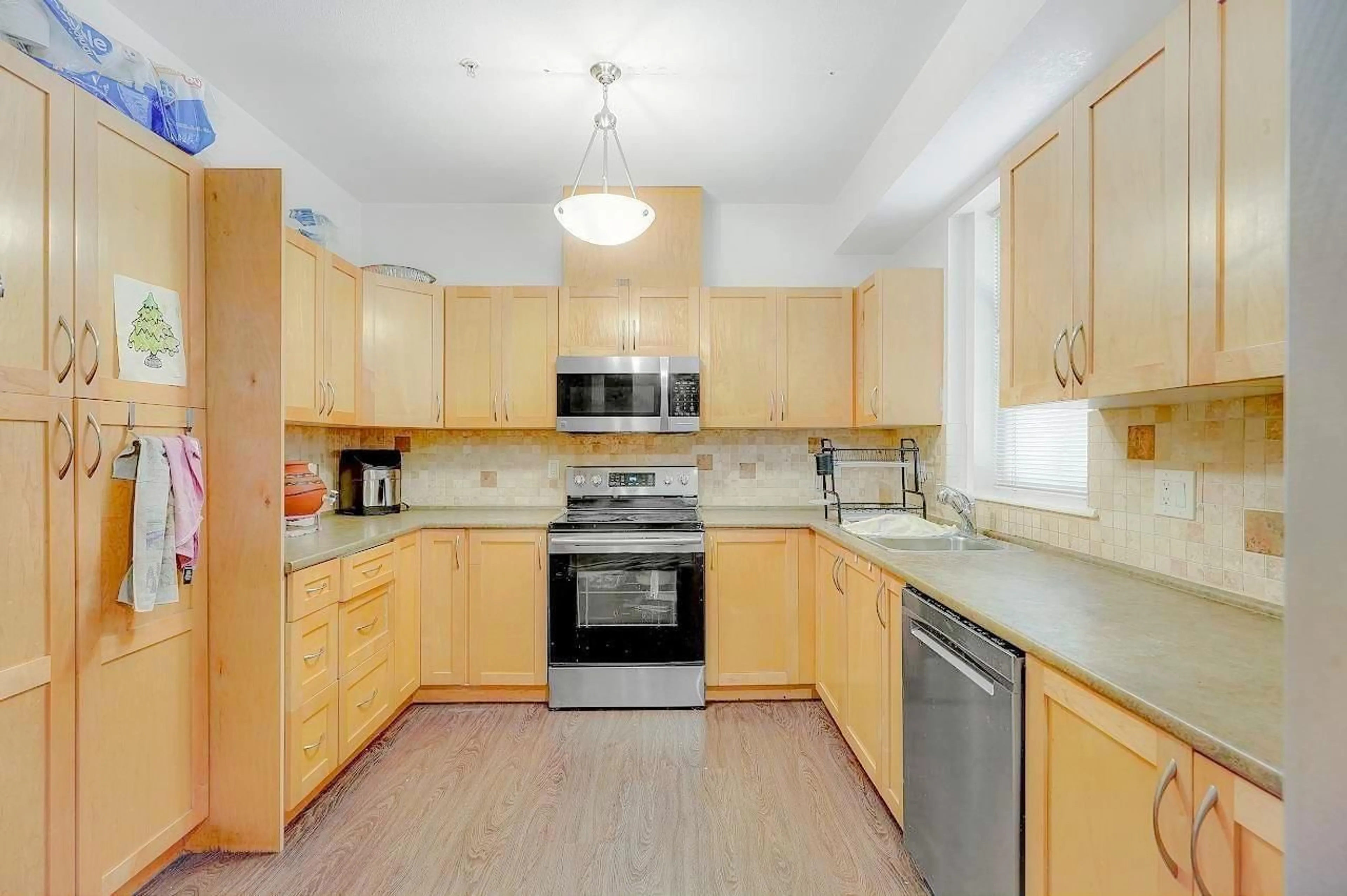 Standard kitchen, unknown for 48 - 11860 RIVER ROAD, Surrey British Columbia V3V2V7