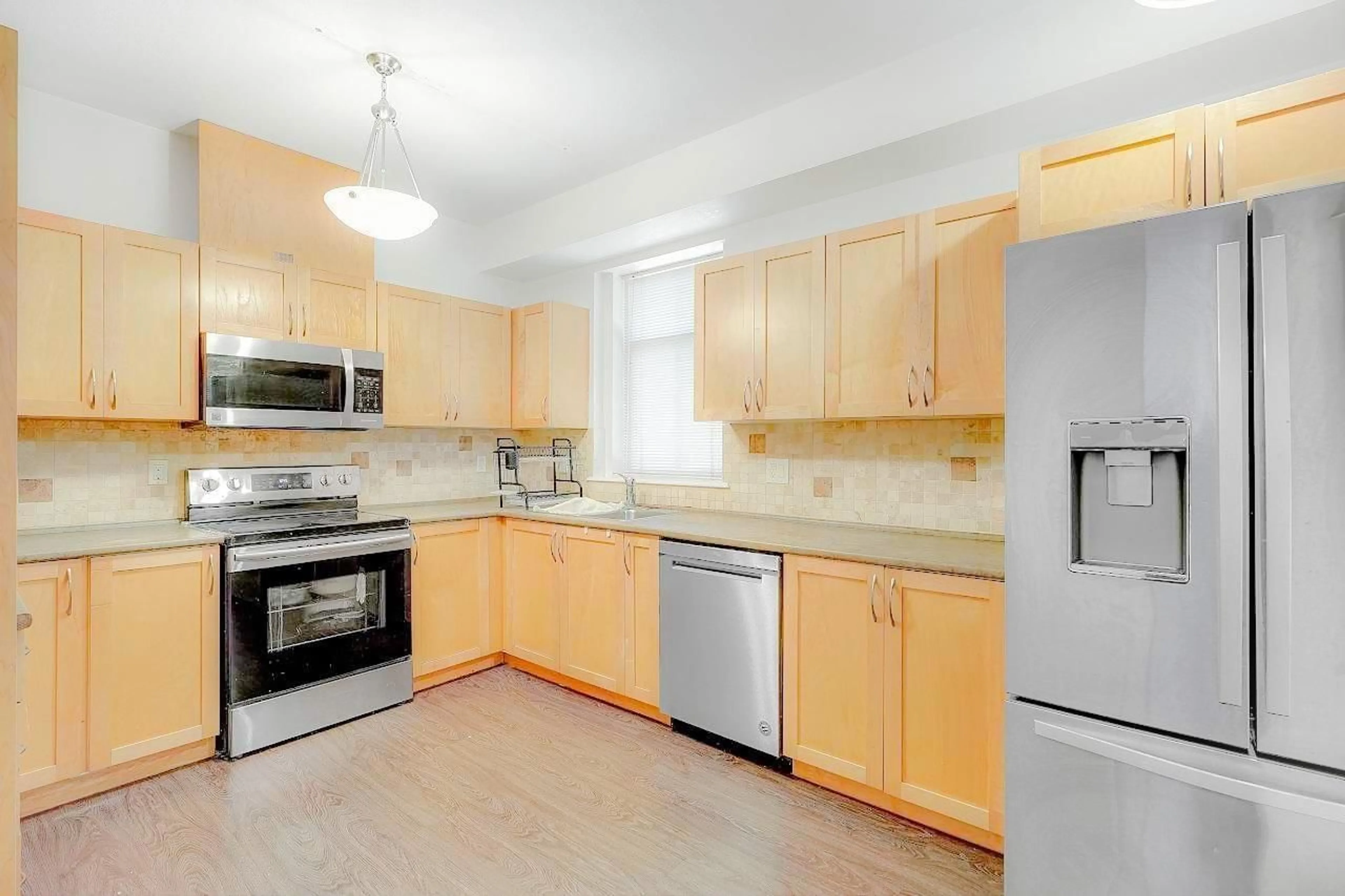 Standard kitchen, unknown for 48 - 11860 RIVER ROAD, Surrey British Columbia V3V2V7