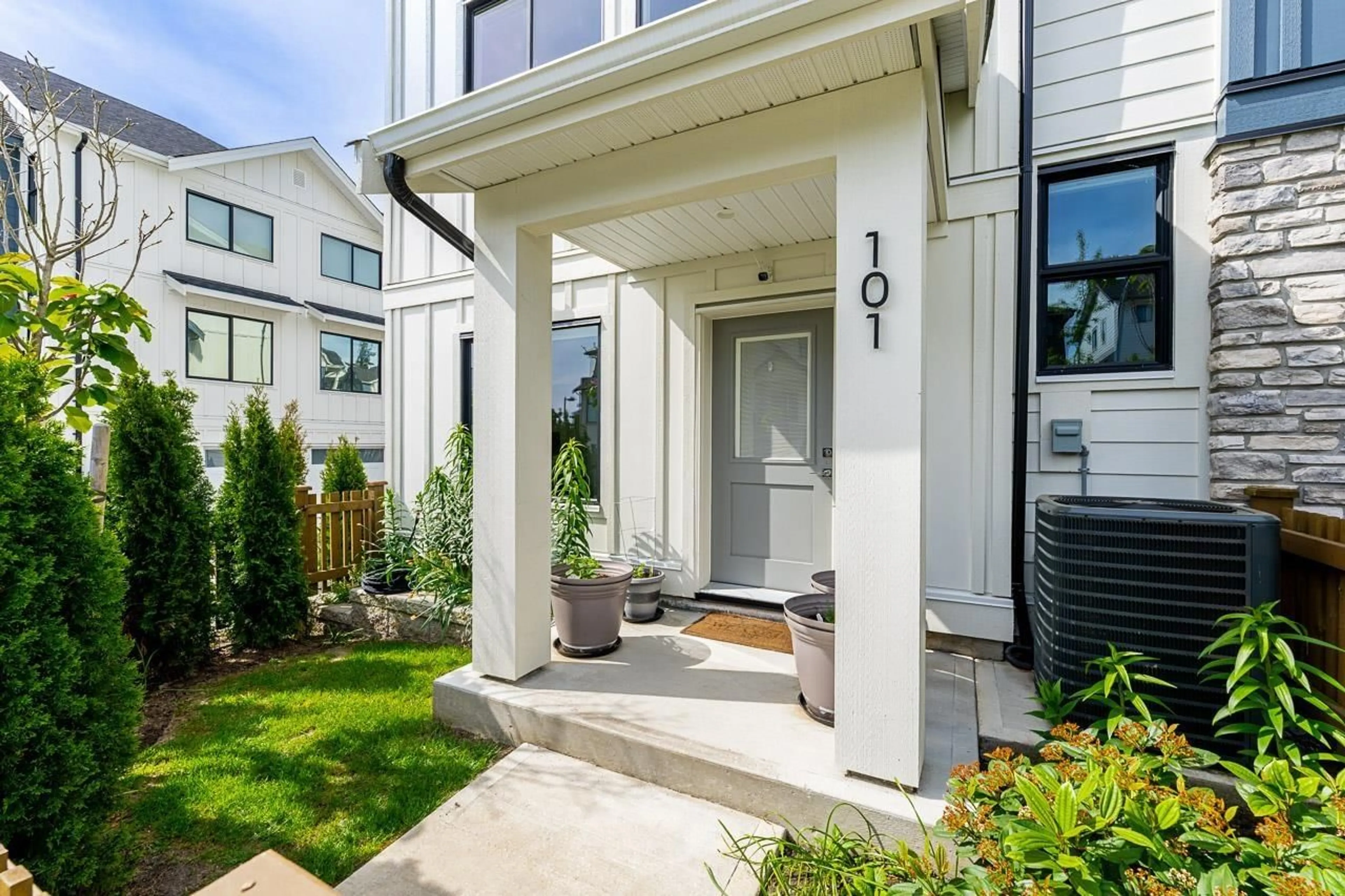 Indoor entryway for 101 - 1833 165A AVENUE, Surrey British Columbia V3Z9N3