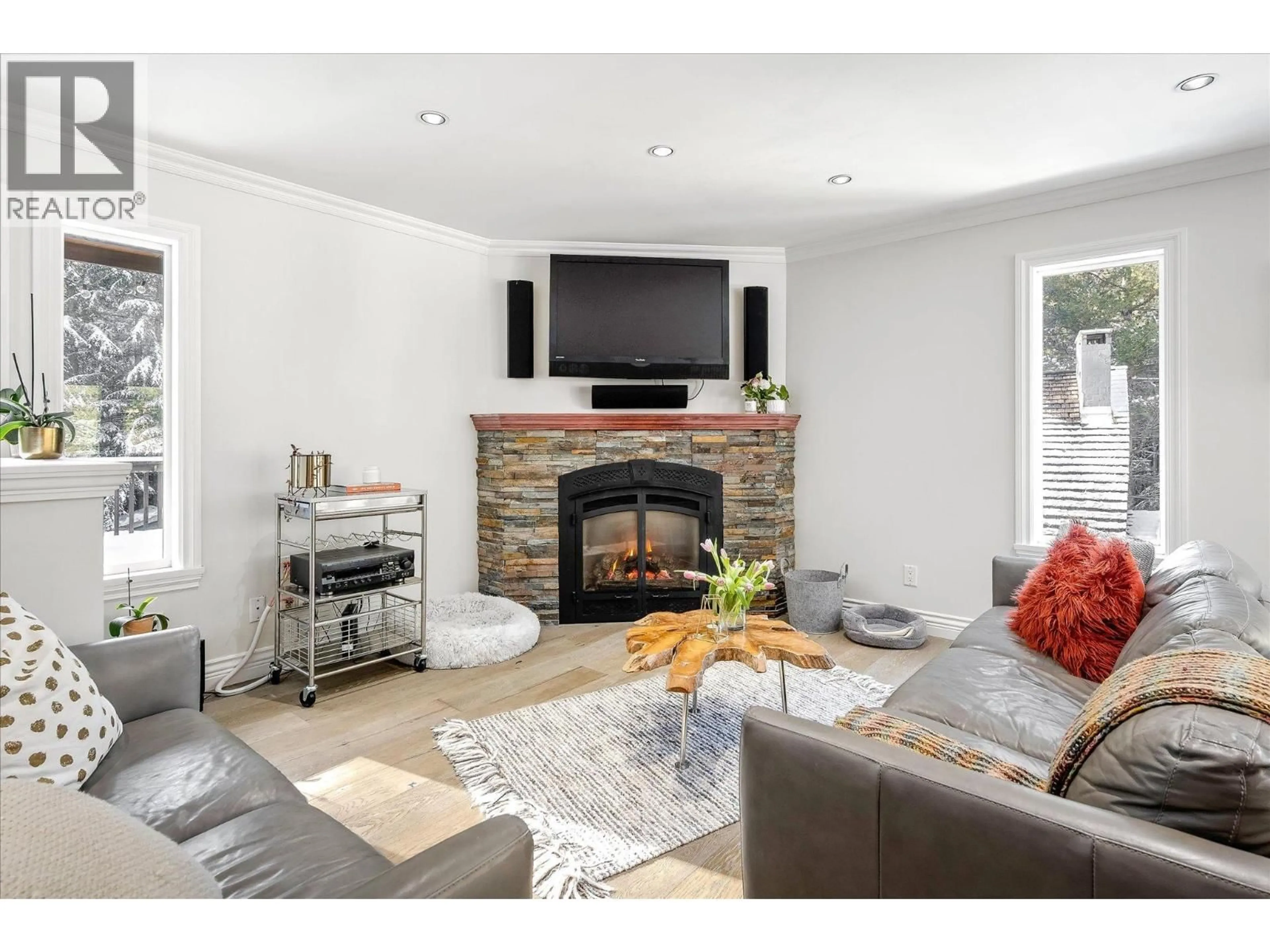 Living room with furniture, unknown for 3028 ST ANTON WAY, Whistler British Columbia V0N1O3