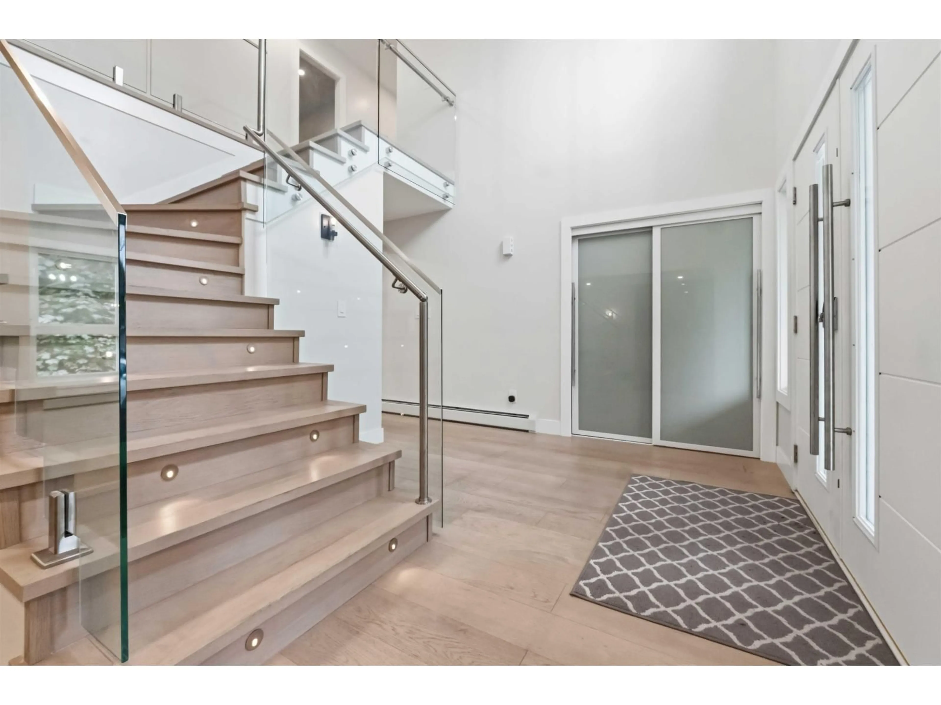 Unknown for 20424 90A AVENUE, Langley British Columbia V1M1A9