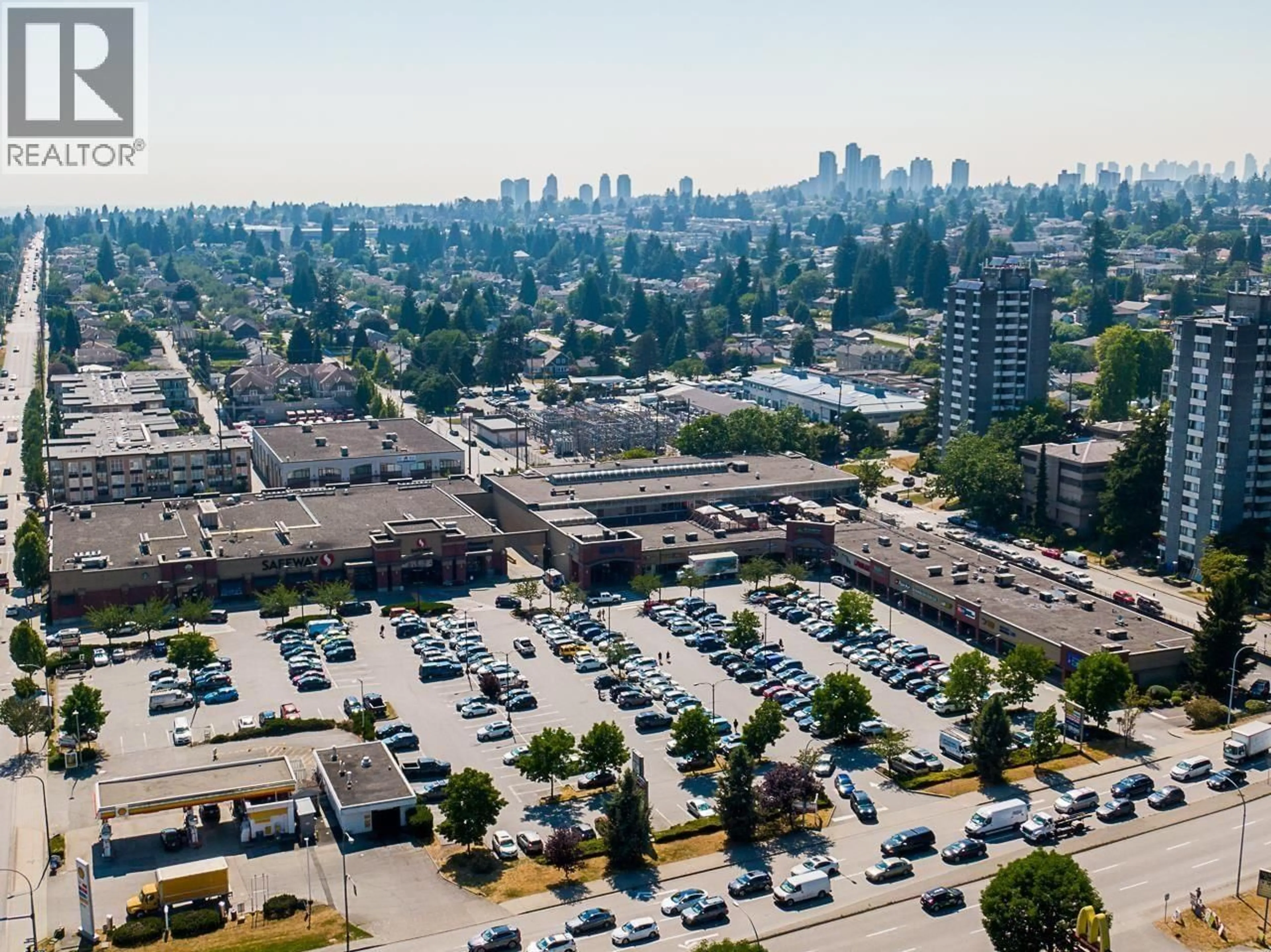 A pic from outside/outdoor area/front of a property/back of a property/a pic from drone, city buildings view from balcony for 823 SANGSTER PLACE, New Westminster British Columbia V3L4L7
