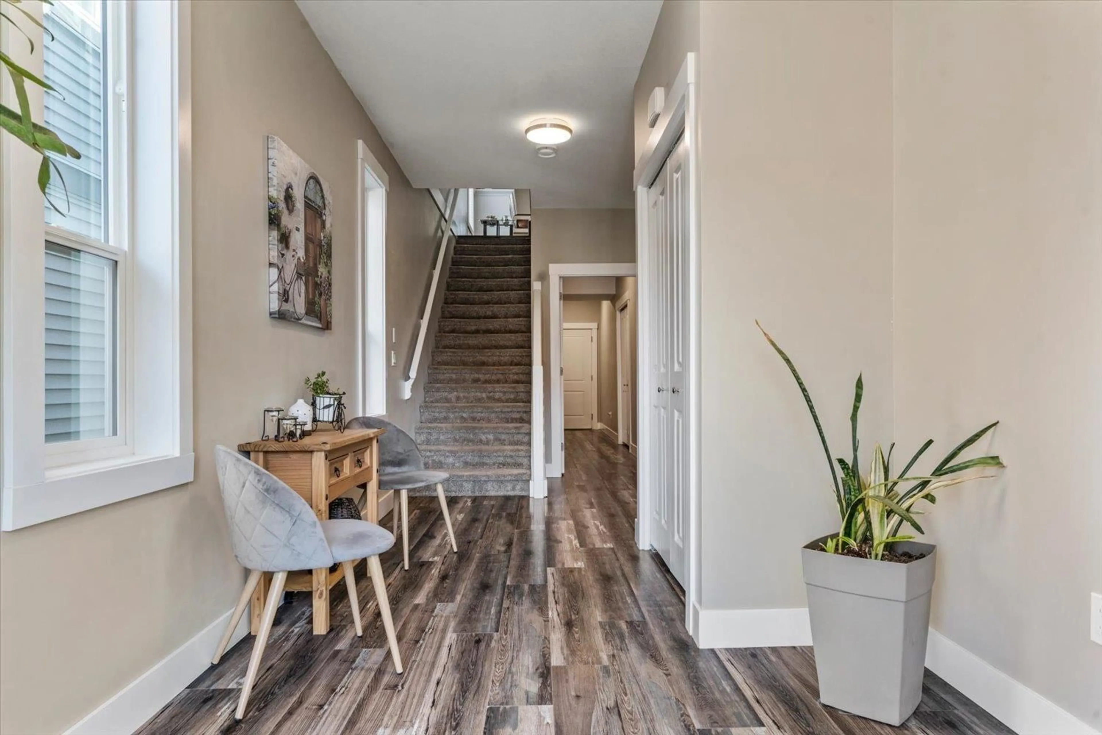 Indoor entryway for 46181 SECOND AVENUE, Chilliwack British Columbia V2P1S8
