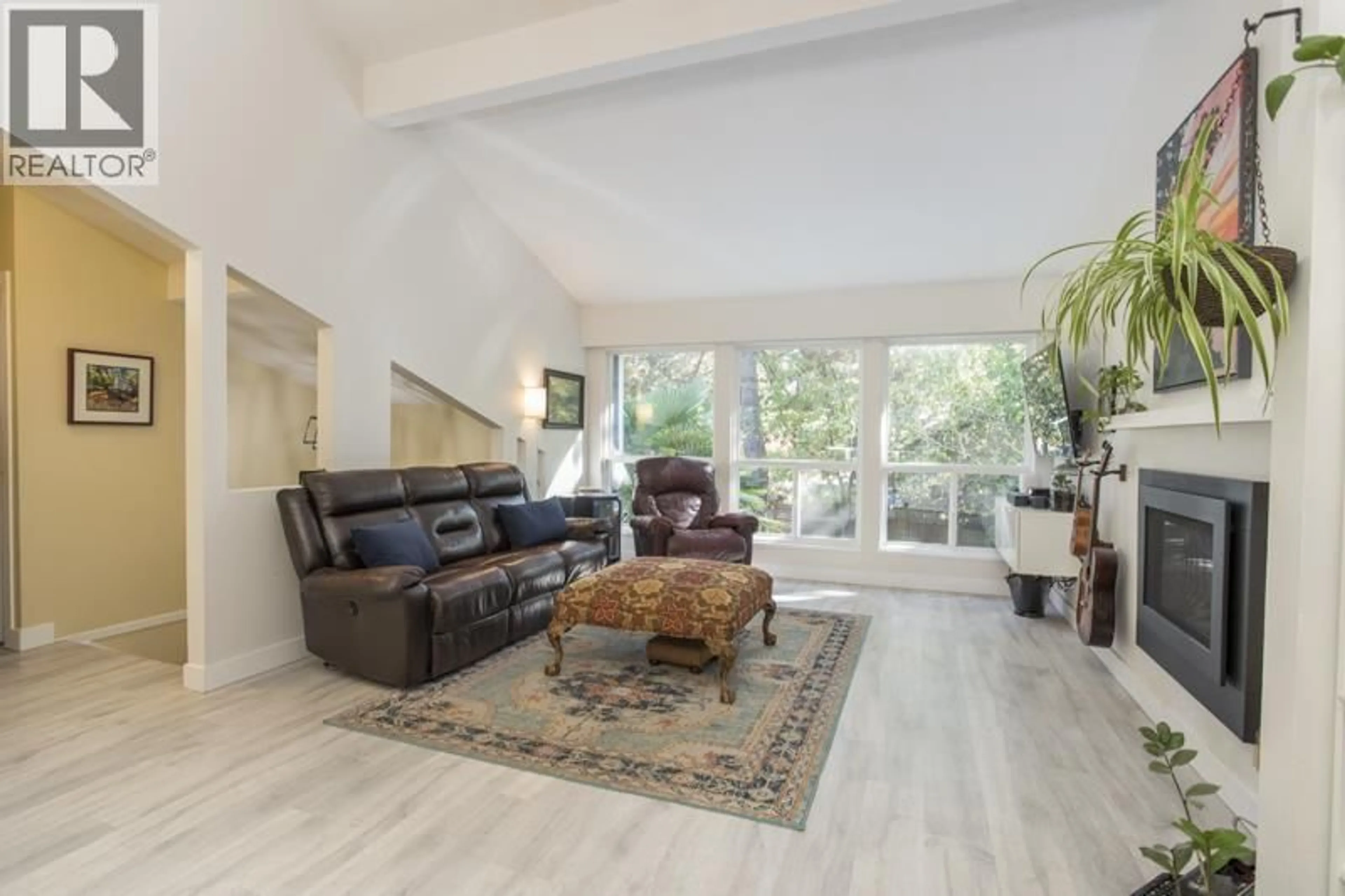 Living room with furniture, unknown for 253 49 STREET, Delta British Columbia V4M3N3