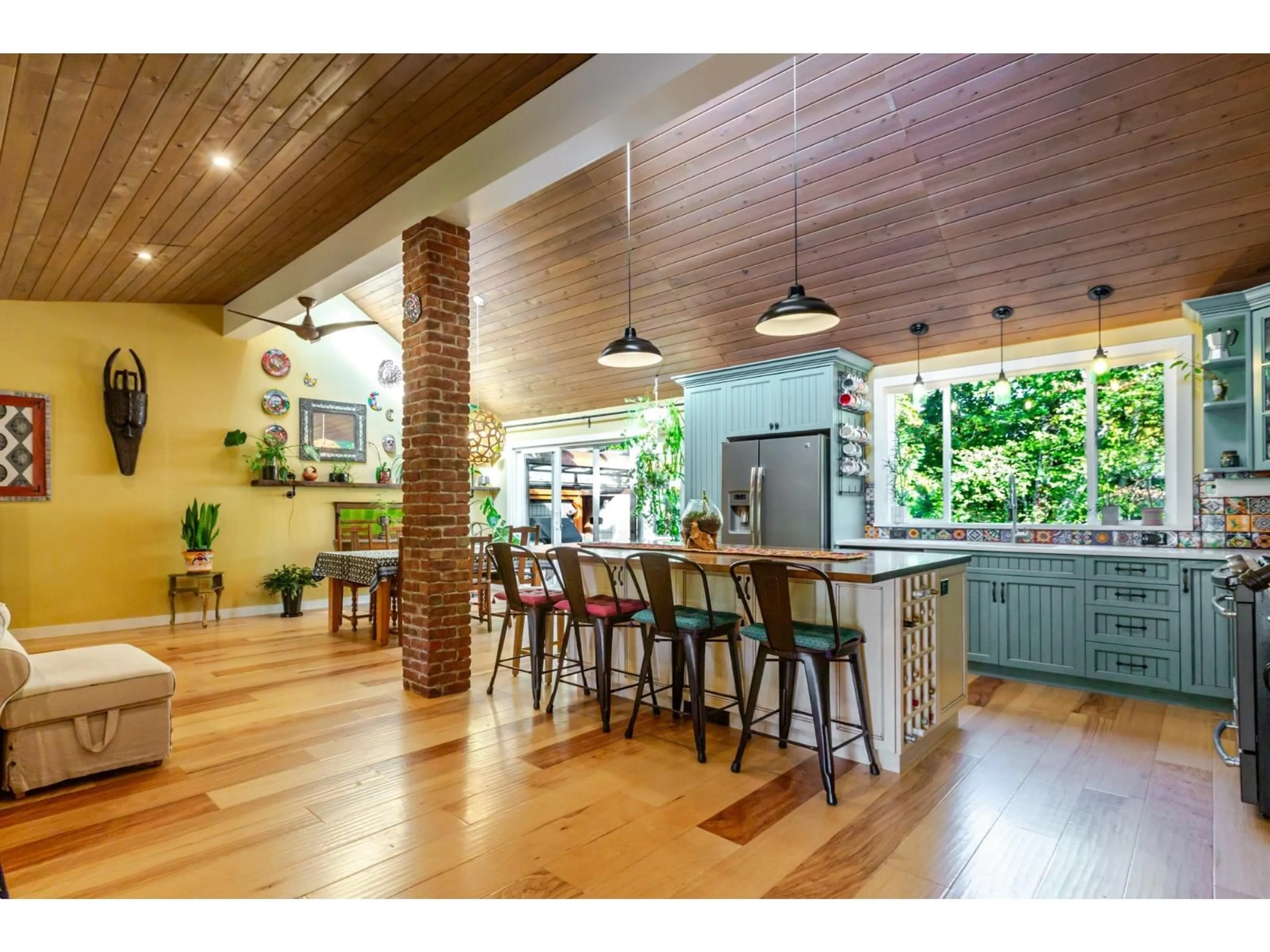 Open concept kitchen, wood/laminate floor for 4958 198B STREET, Langley British Columbia V3A6L4