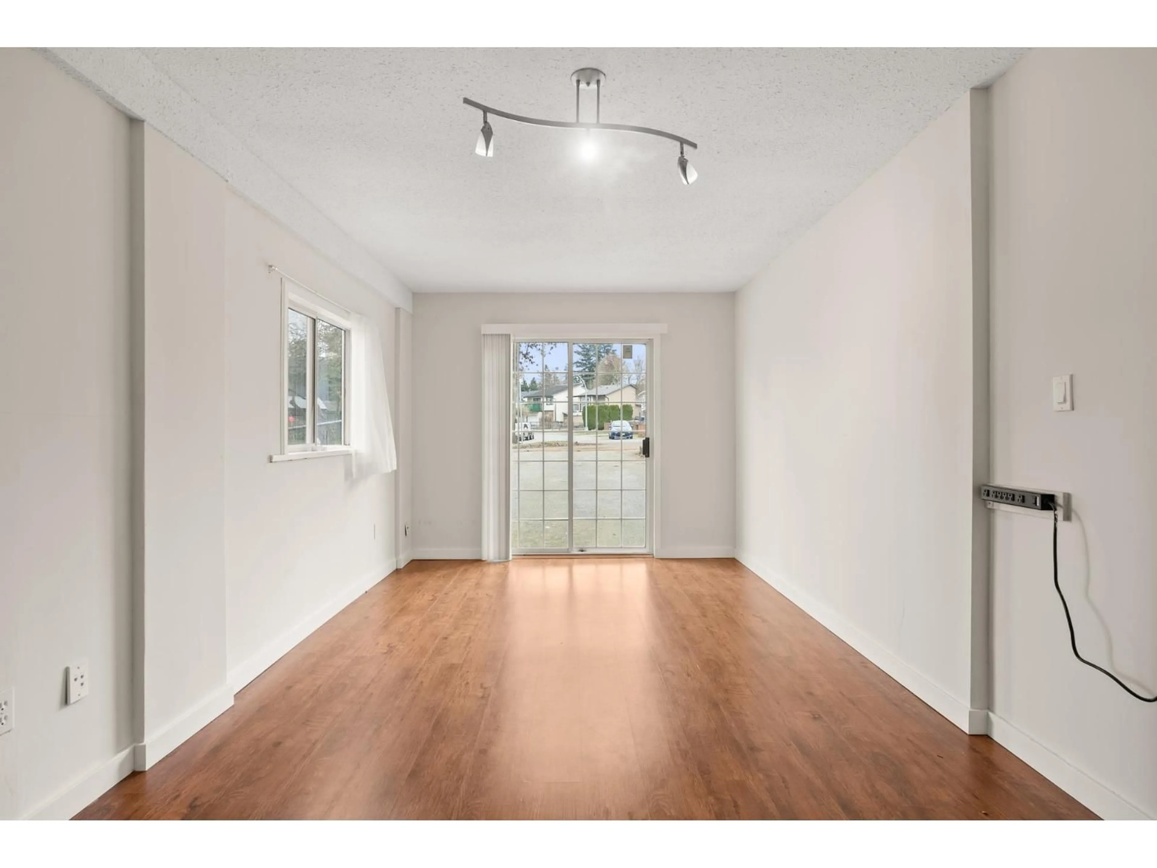 A pic of a room for 232 DAVIS CRESCENT, Langley British Columbia V4W3K7