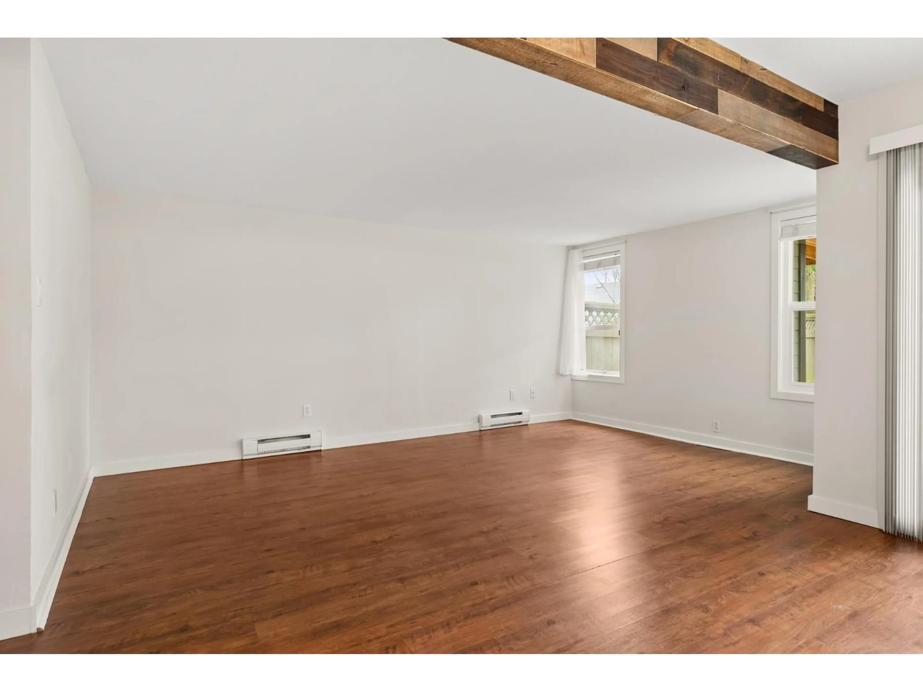 A pic of a room for 232 DAVIS CRESCENT, Langley British Columbia V4W3K7