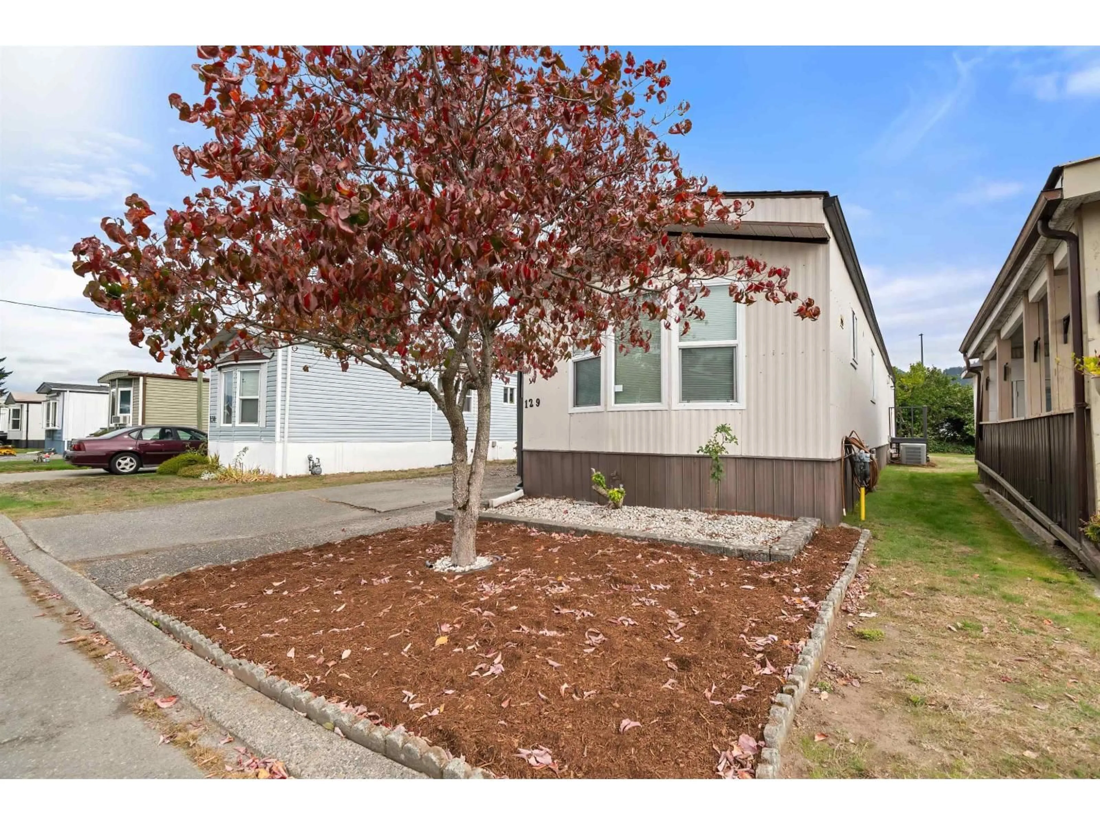 Home with vinyl exterior material, street for 129 - 6338 VEDDER ROAD, Chilliwack British Columbia V2R3R4