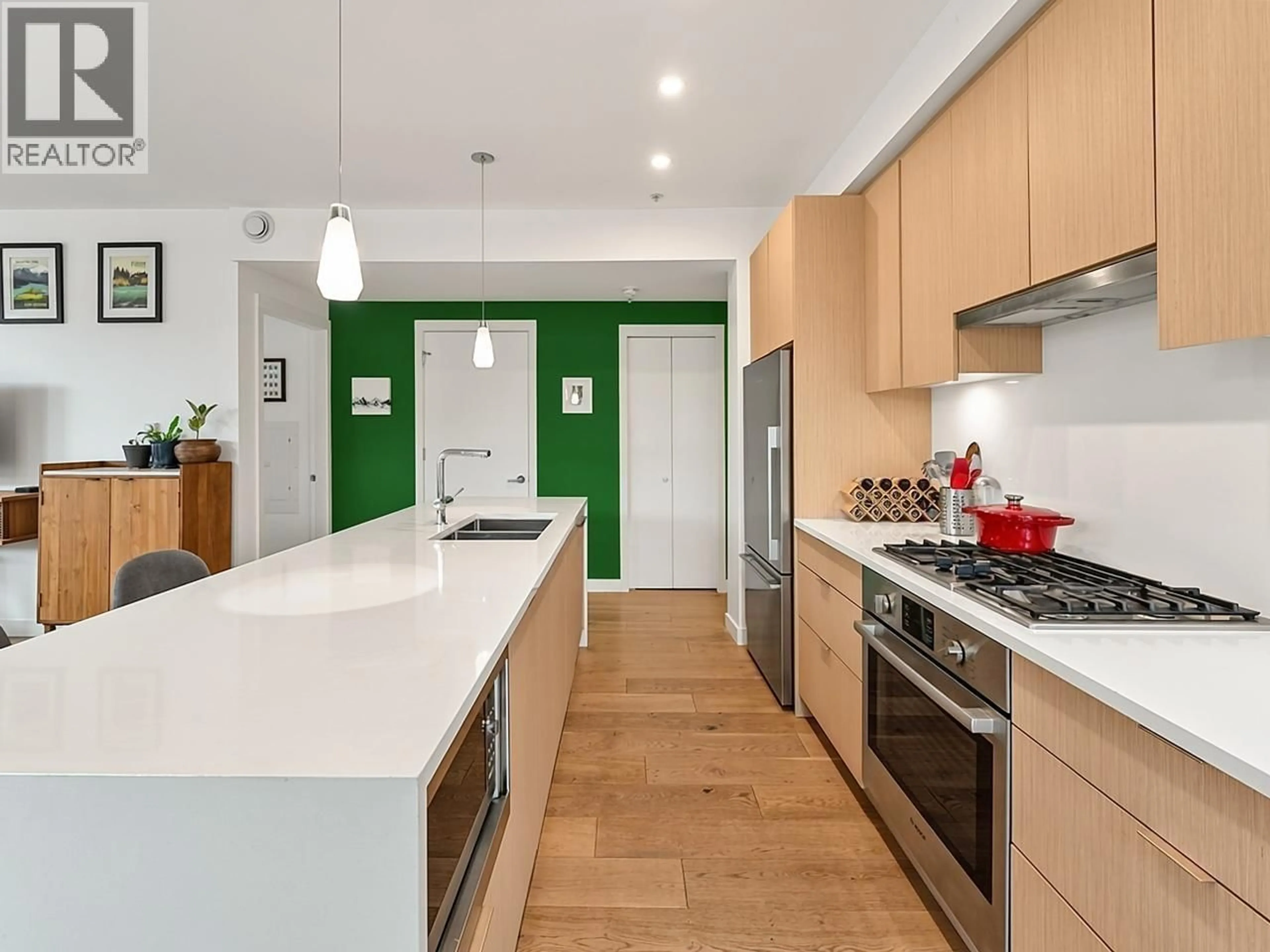 Contemporary kitchen, unknown for 104 - 108 35TH AVENUE, Vancouver British Columbia V5W1A6