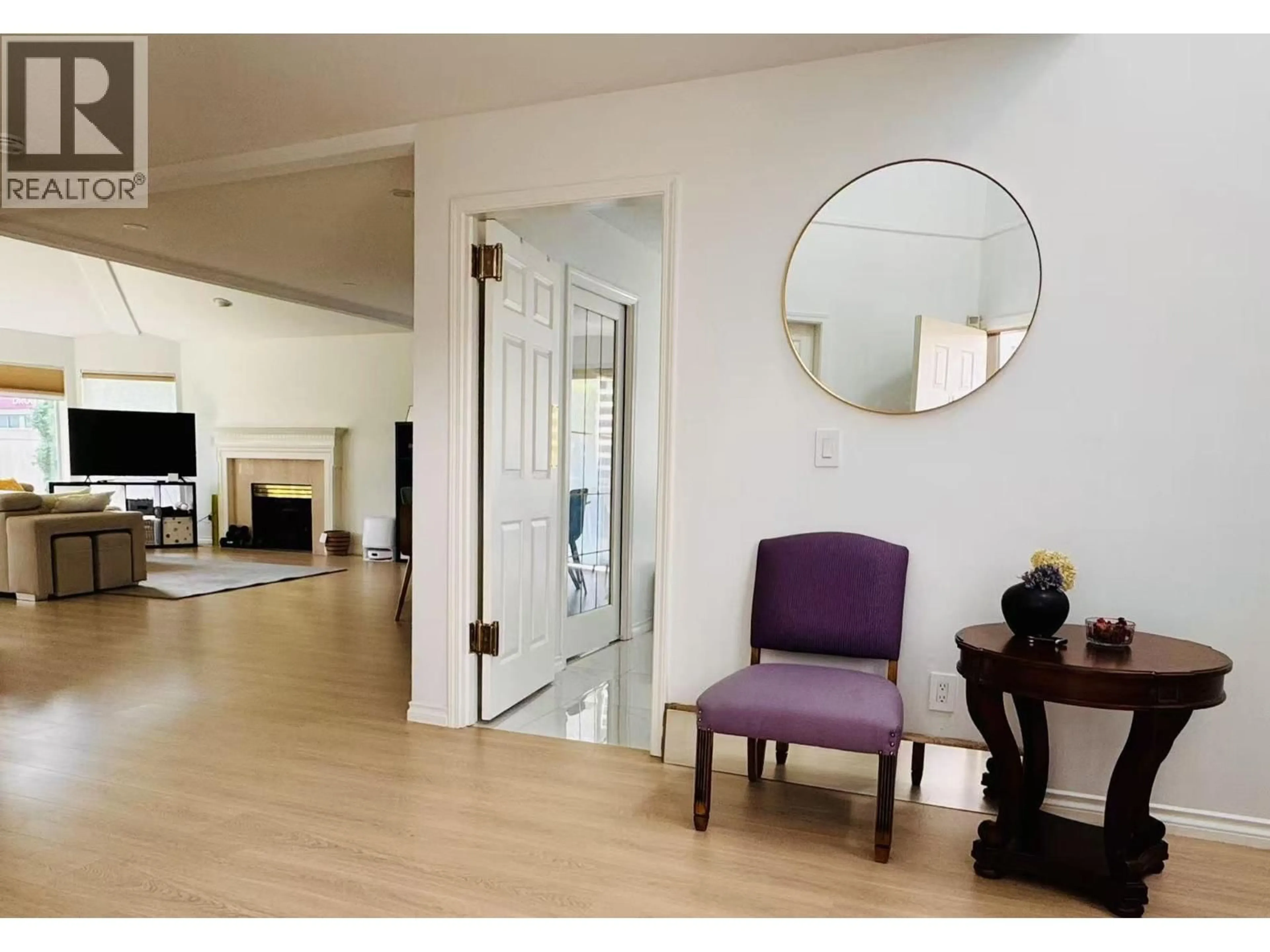 Indoor entryway for 11 - 7711 WILLIAMS ROAD, Richmond British Columbia V7A1G2
