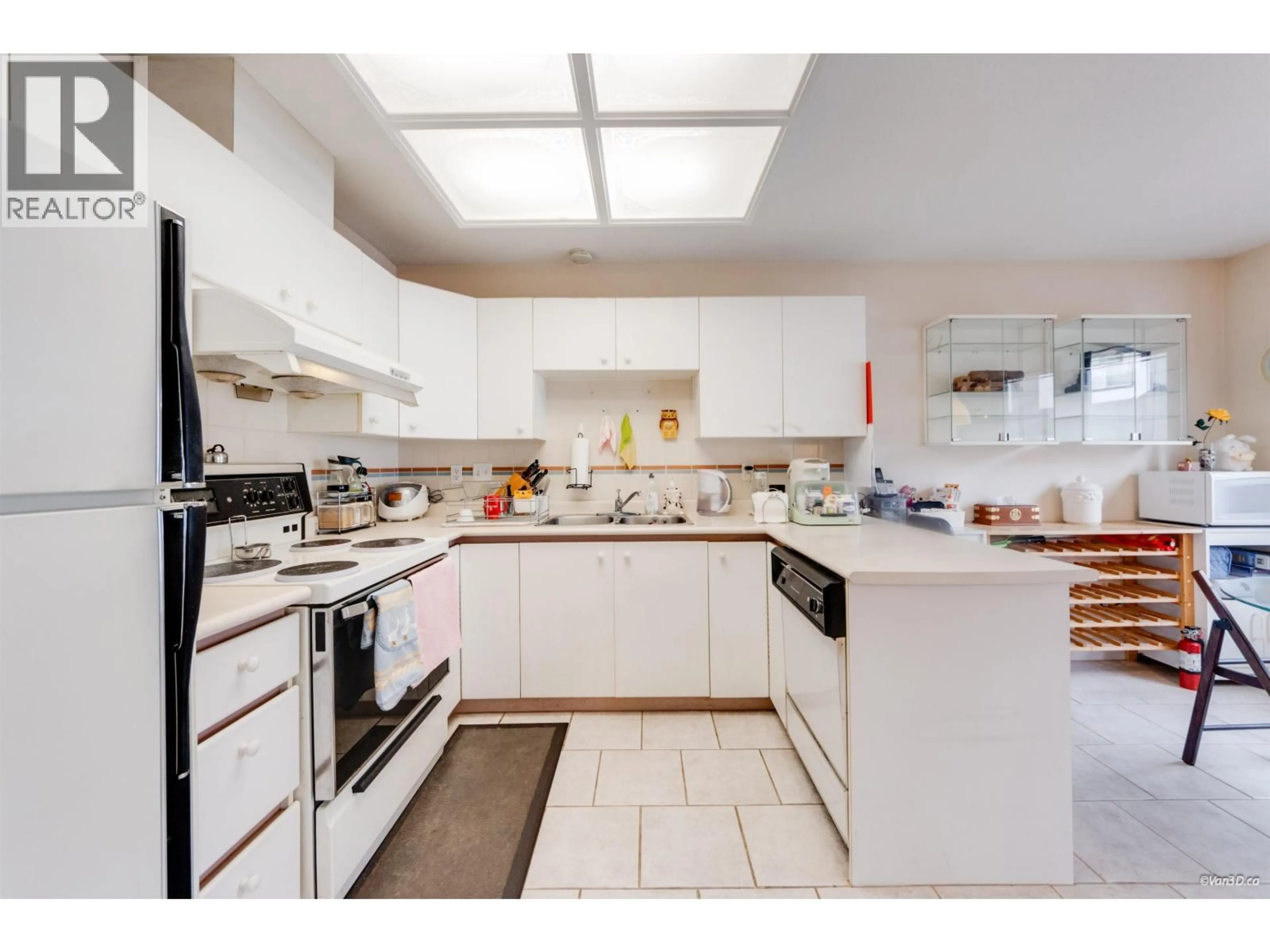 Standard kitchen, unknown for 24 - 8120 GENERAL CURRIE ROAD, Richmond British Columbia V6Y3V8