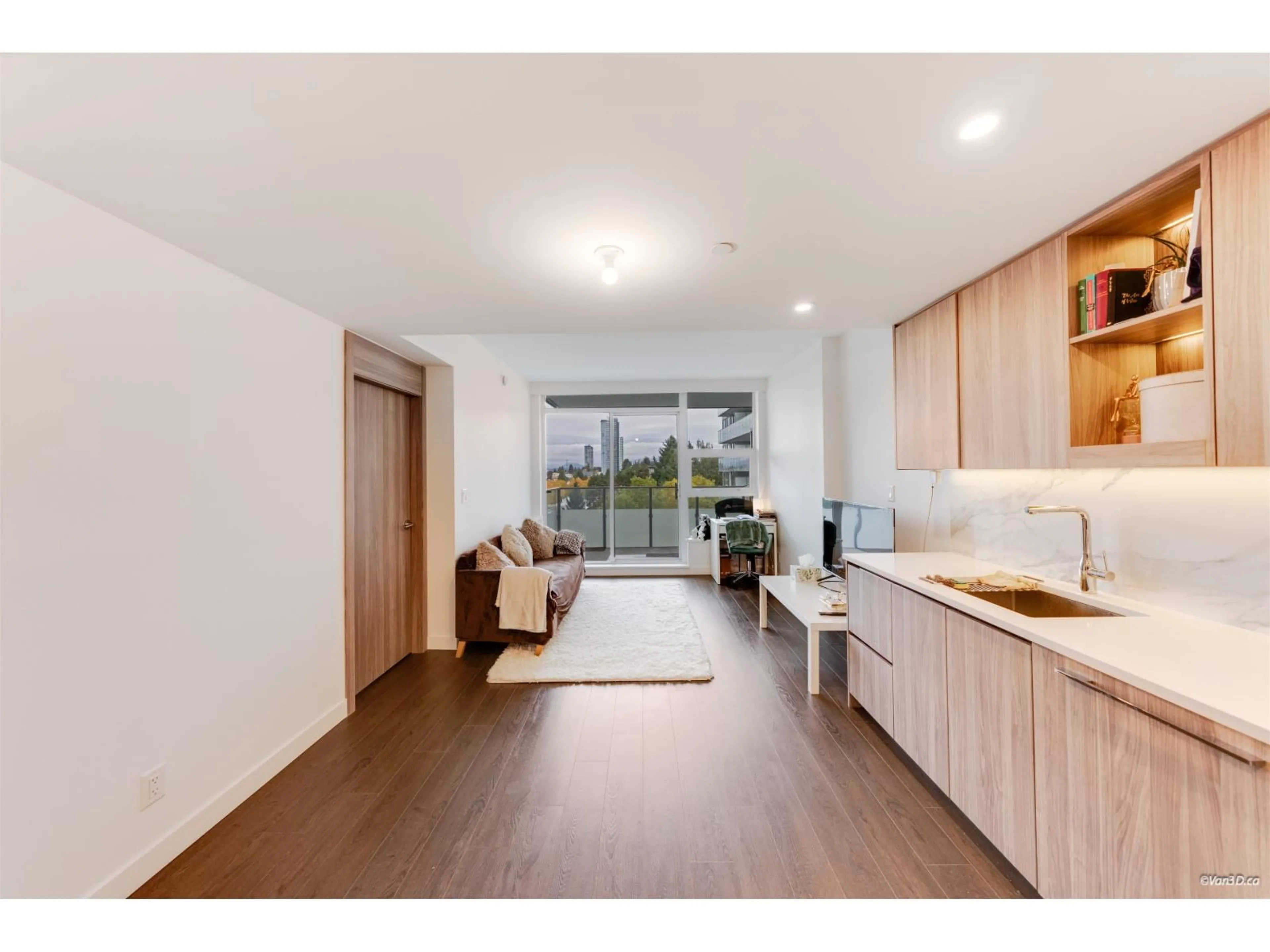 A pic of a room for 910 - 13768 100 AVENUE, Surrey British Columbia V3T0V2