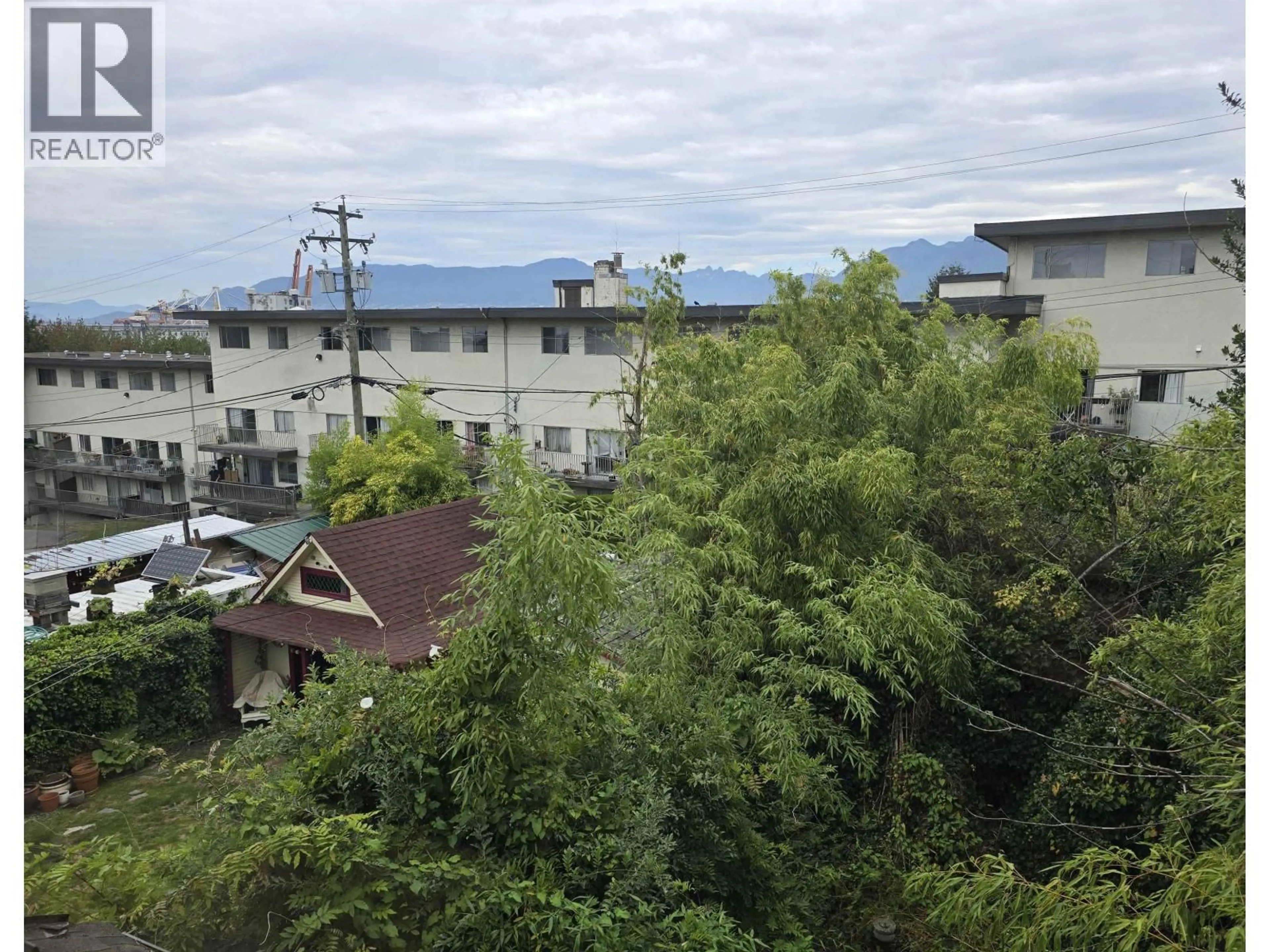 A pic from outside/outdoor area/front of a property/back of a property/a pic from drone, city buildings view from balcony for 2153 FRANKLIN STREET, Vancouver British Columbia V5L1R6