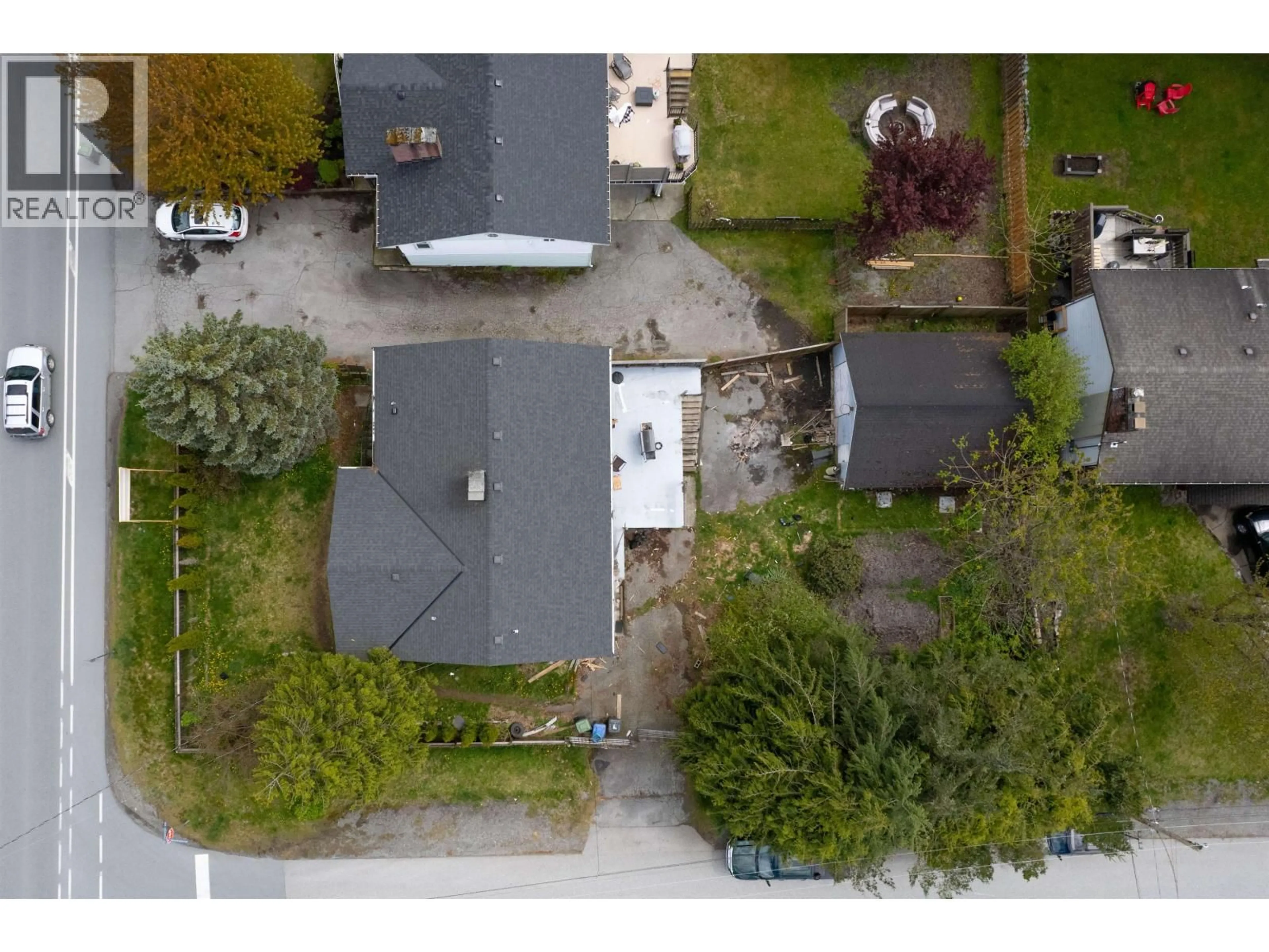 A pic from outside/outdoor area/front of a property/back of a property/a pic from drone, street for 1600 DEPOT ROAD, Squamish British Columbia V0N1H0