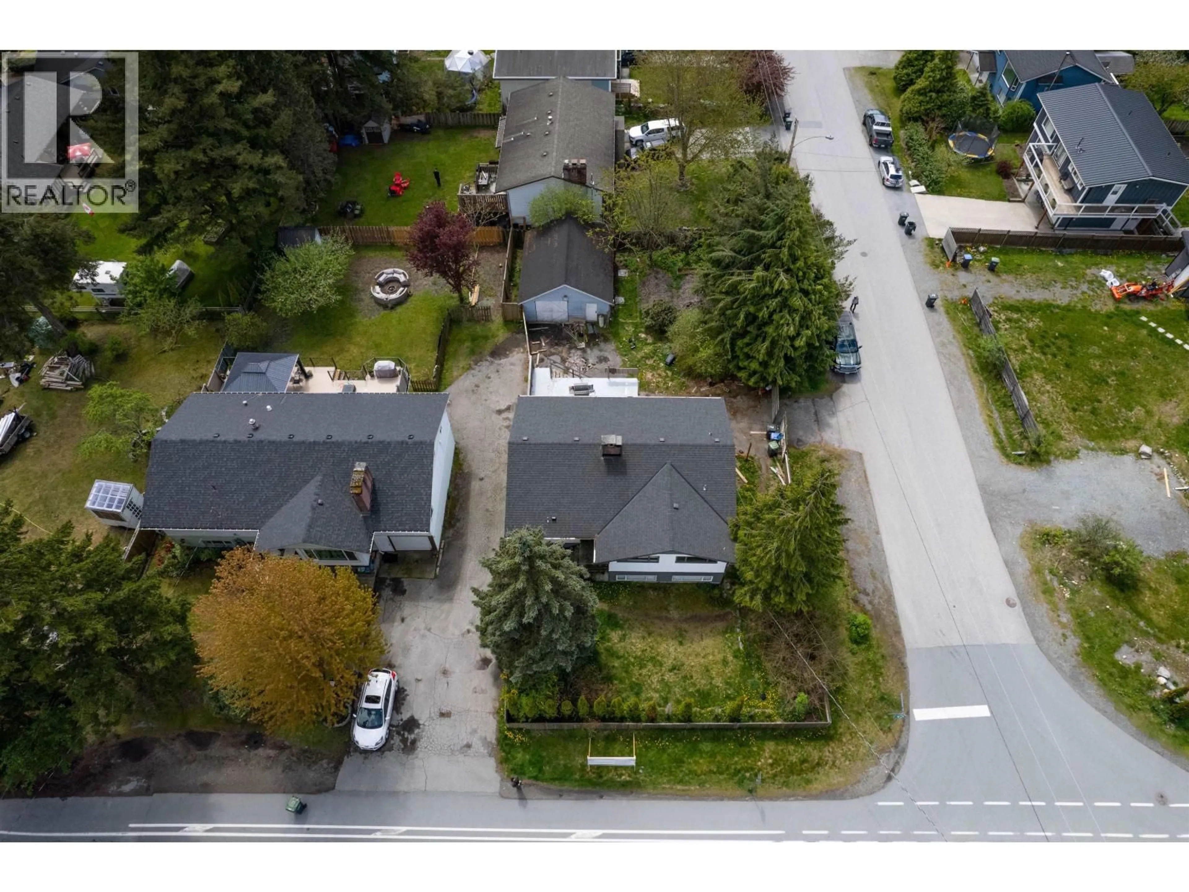 A pic from outside/outdoor area/front of a property/back of a property/a pic from drone, street for 1600 DEPOT ROAD, Squamish British Columbia V0N1H0