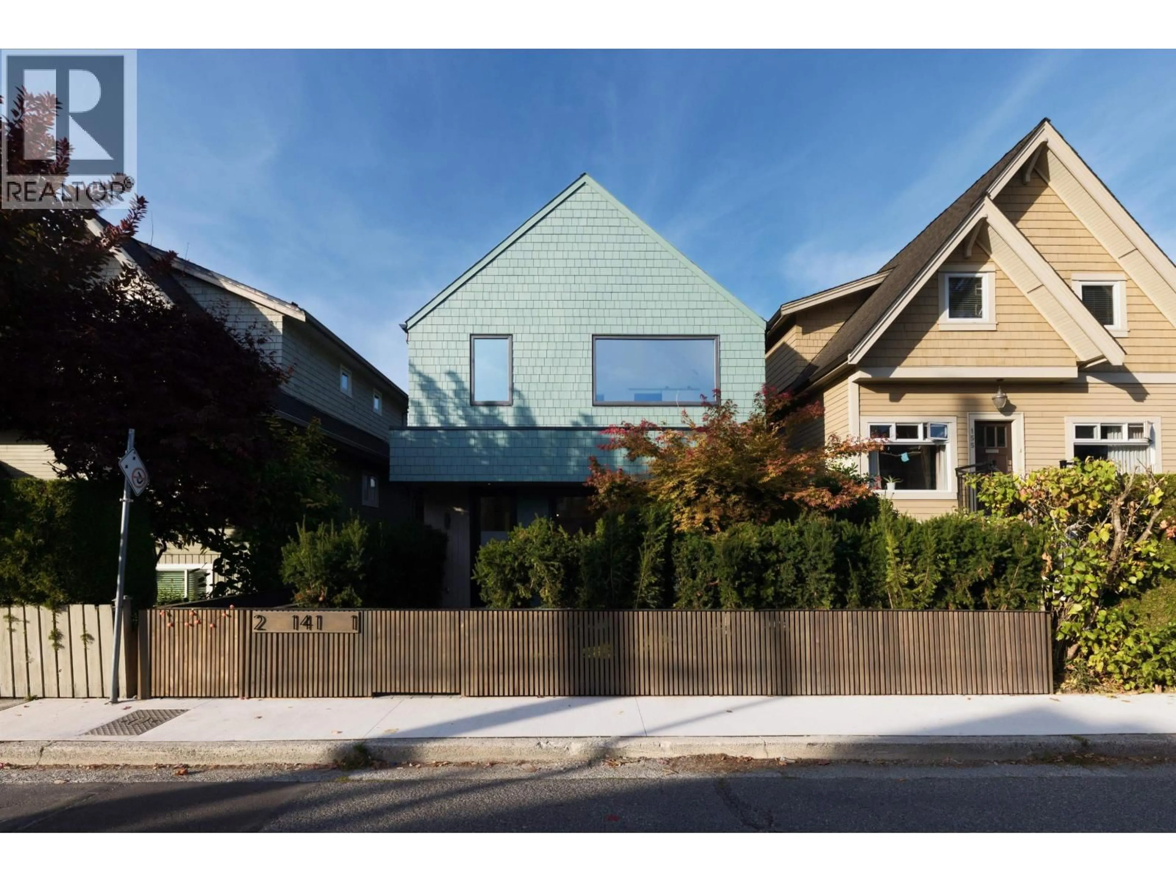 Home with vinyl exterior material, street for 1 - 141 22ND AVENUE, Vancouver British Columbia V5V1T5