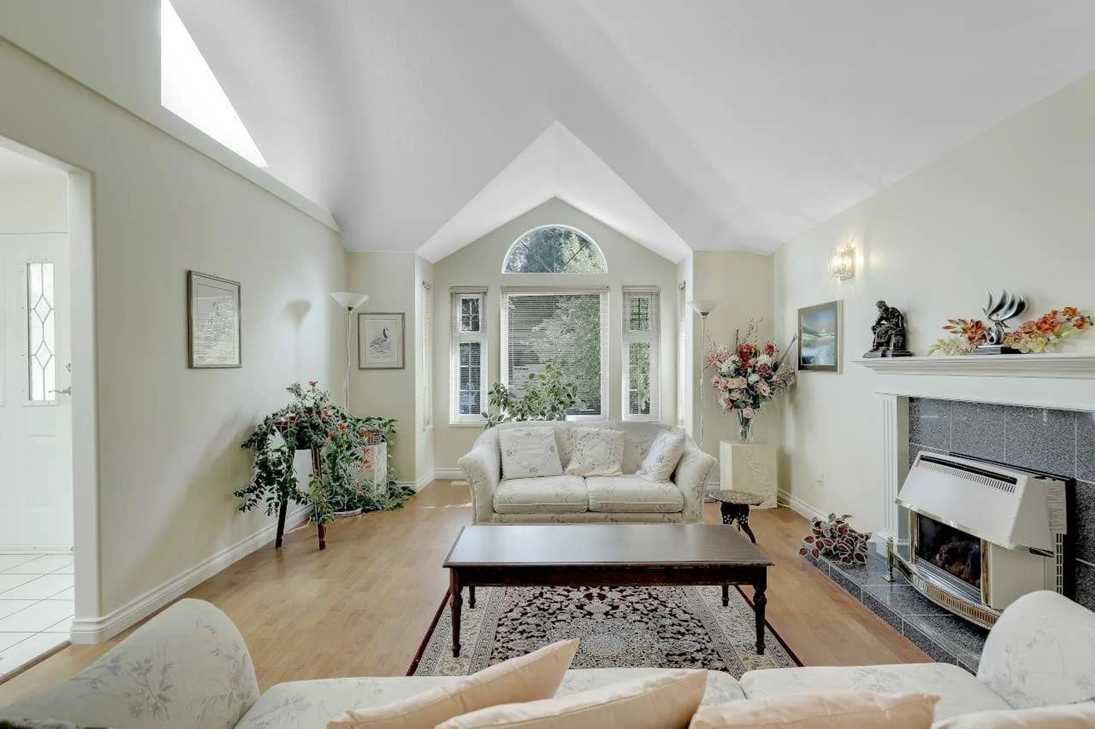 Living room with furniture, unknown for 9433 164 STREET, Surrey British Columbia V4N3C8