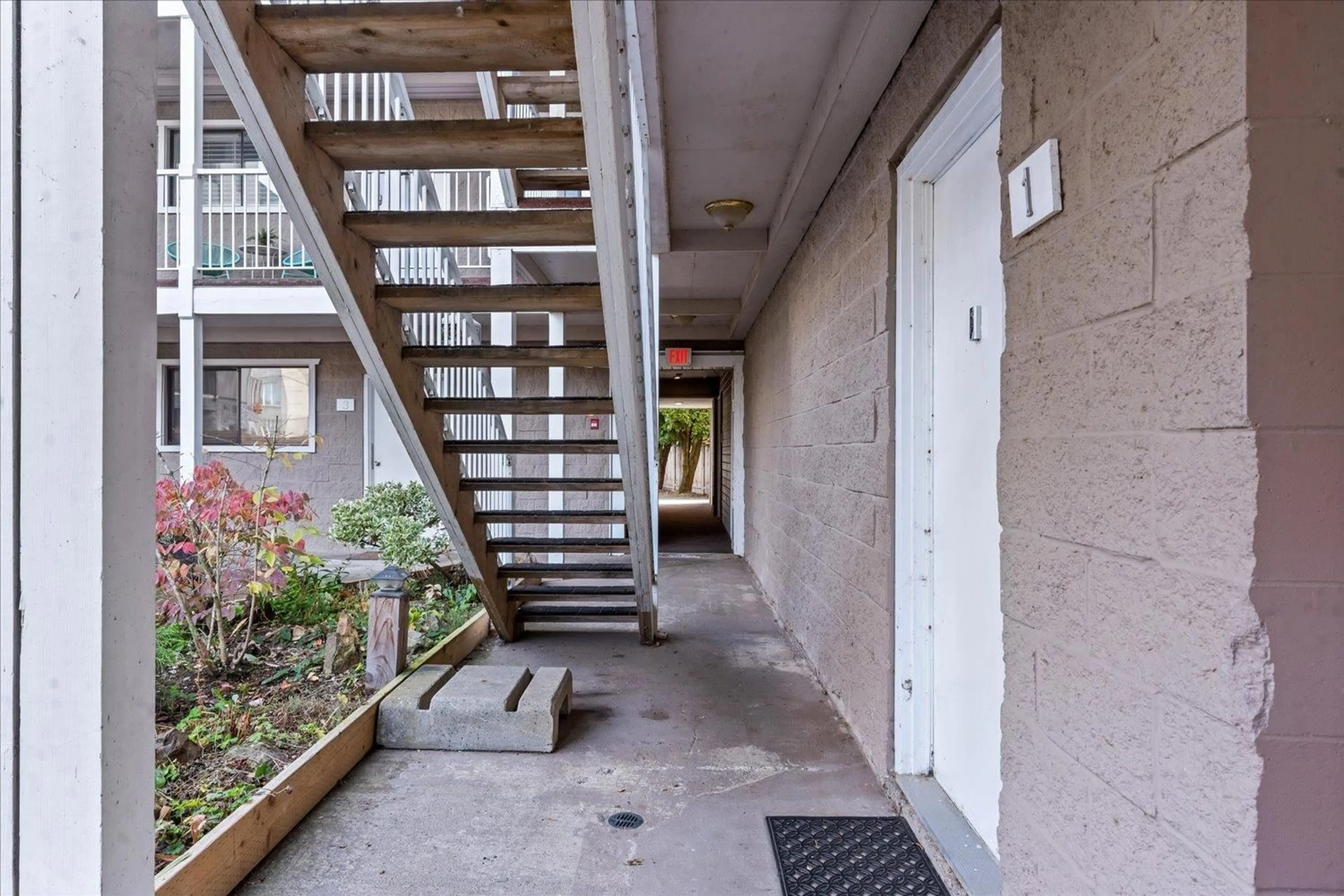 Unknown for 1 - 450 ESPLANADE AVENUE, Harrison Hot Springs British Columbia V0M1K0