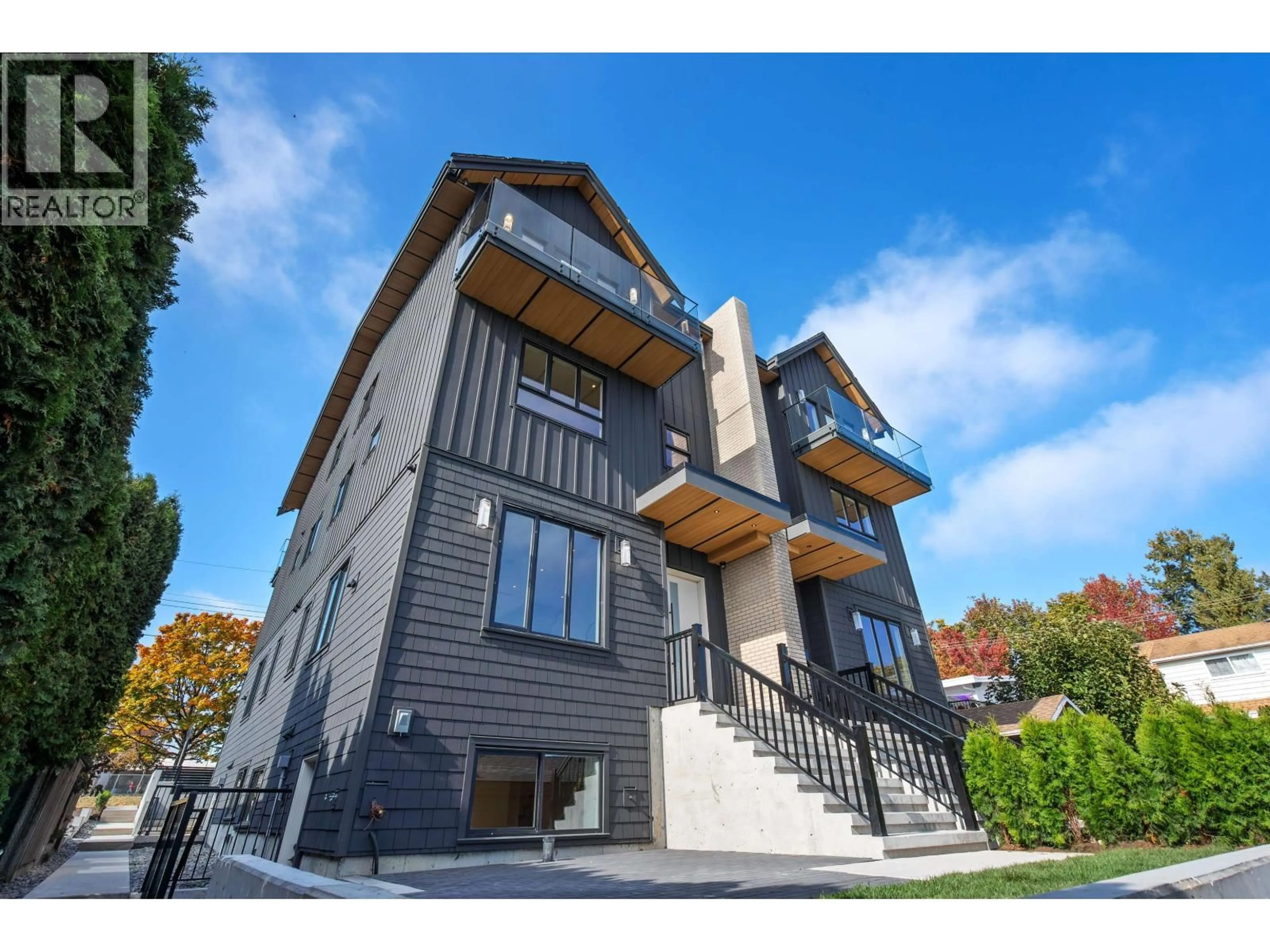 Unknown for 4 - 1060 STRATFORD AVENUE, Burnaby British Columbia V5B3X8