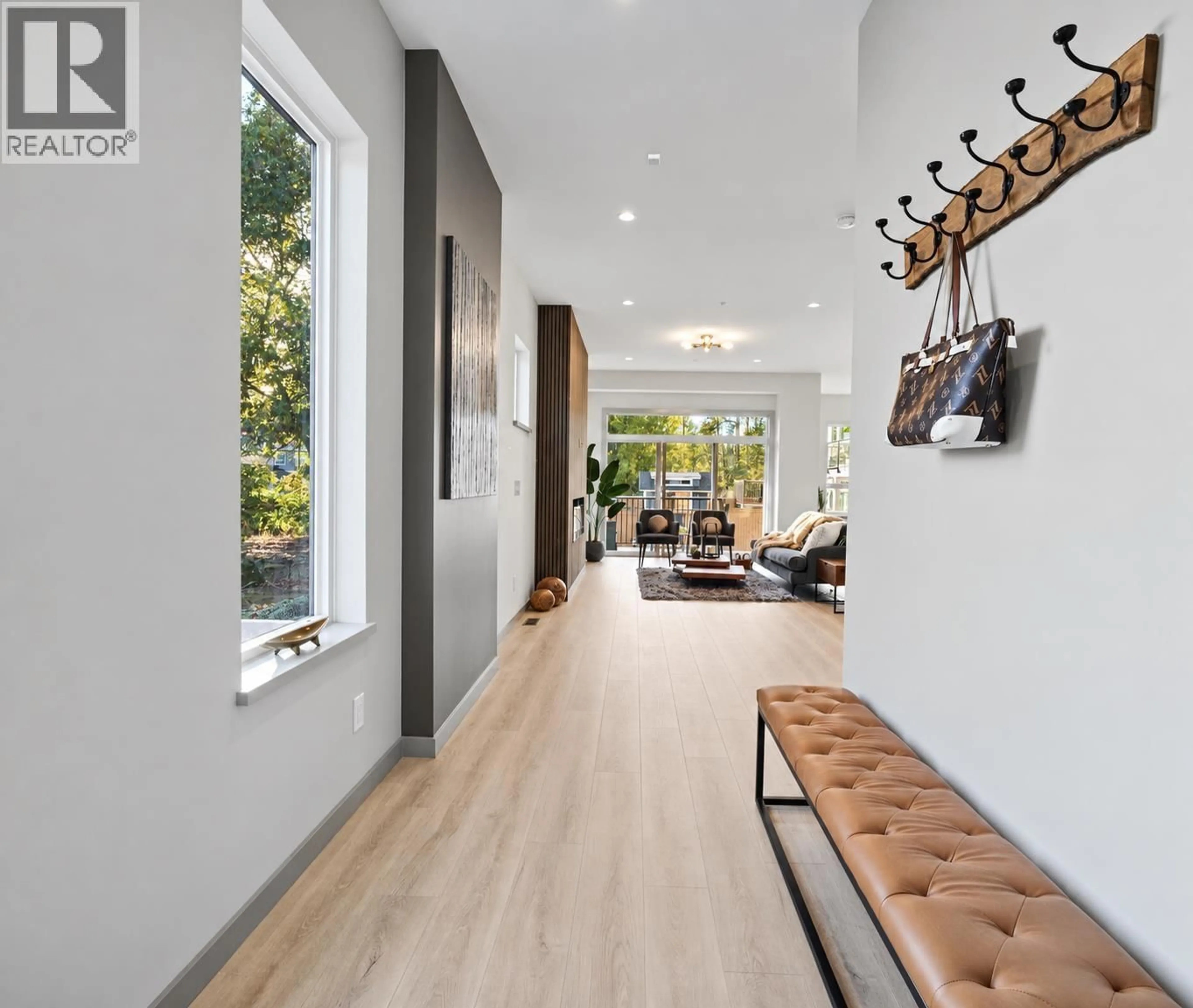 Indoor entryway for 1 - 11055 CAMERON COURT, Maple Ridge British Columbia V2W1H8