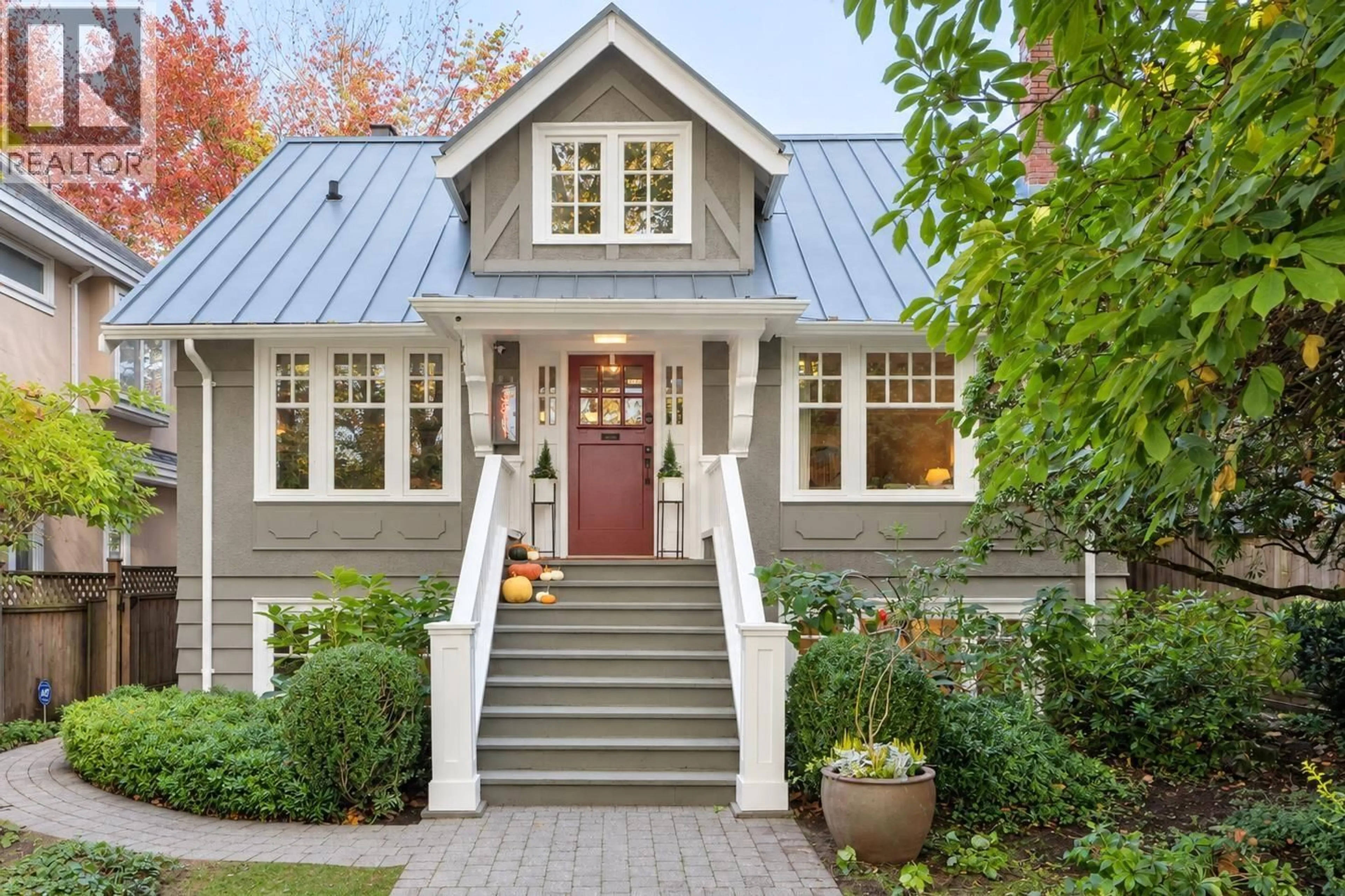 Home with vinyl exterior material, street for 3811 26TH AVENUE, Vancouver British Columbia V6S1P3