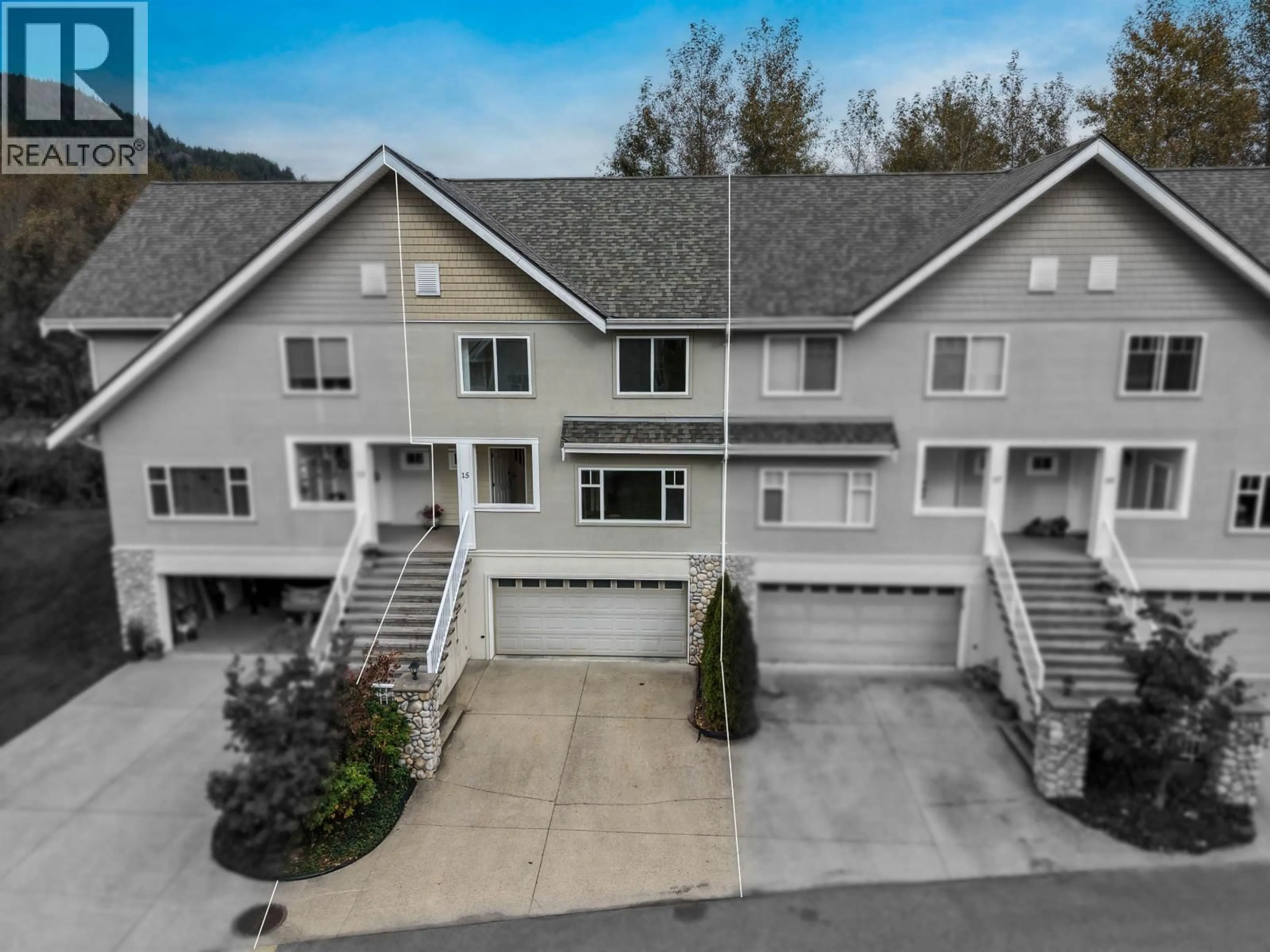 A pic from outside/outdoor area/front of a property/back of a property/a pic from drone, unknown for 15 - 1200 EDGEWATER DRIVE, Squamish British Columbia V8B0E7