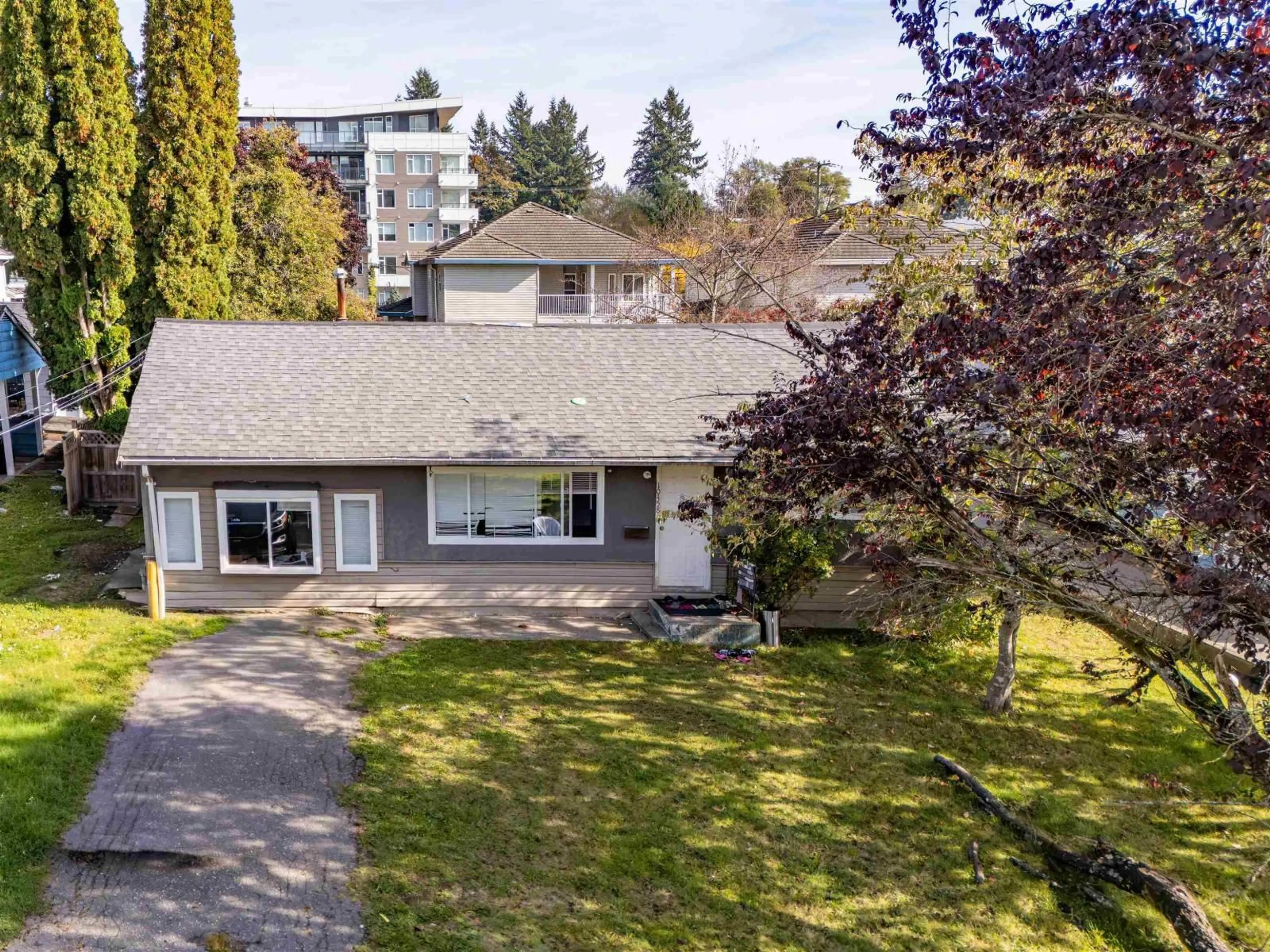 A pic from outside/outdoor area/front of a property/back of a property/a pic from drone, street for 10458 138 STREET, Surrey British Columbia V3T4K3