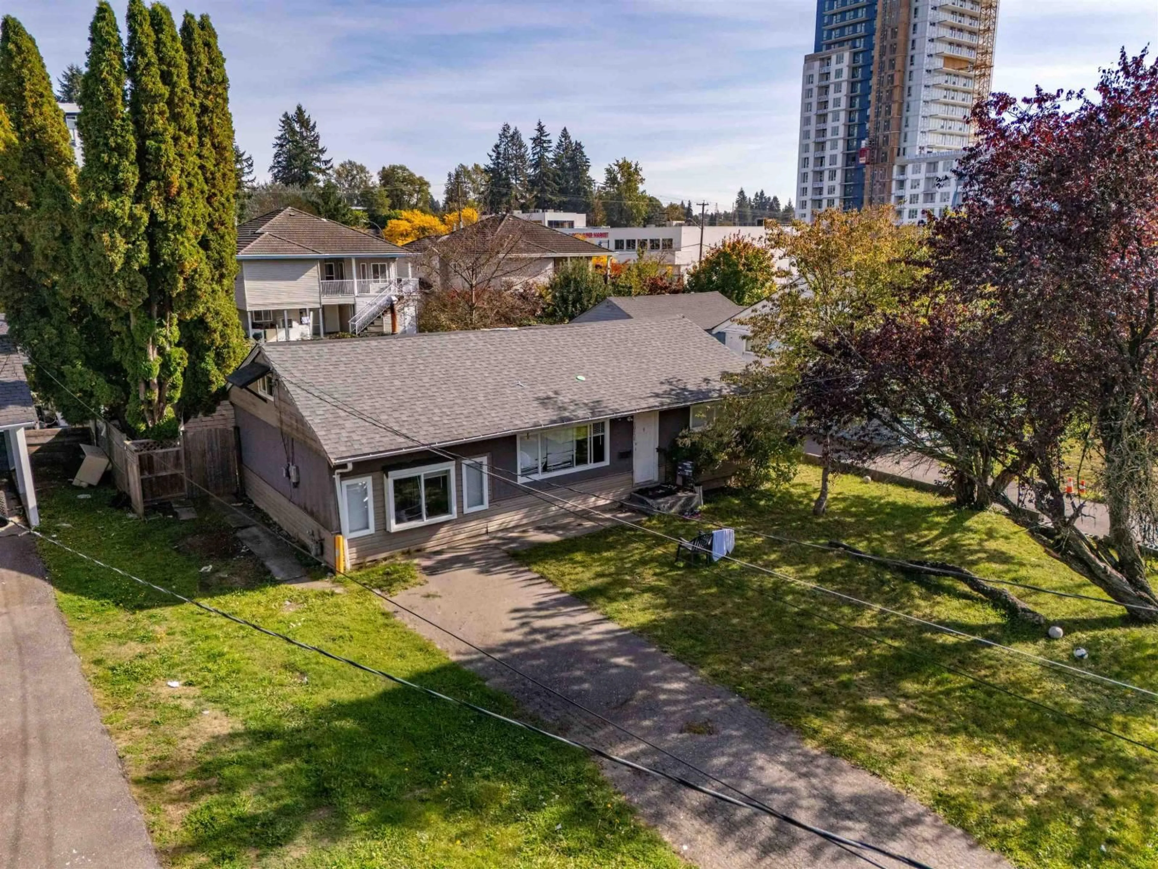 A pic from outside/outdoor area/front of a property/back of a property/a pic from drone, unknown for 10458 138 STREET, Surrey British Columbia V3T4K3