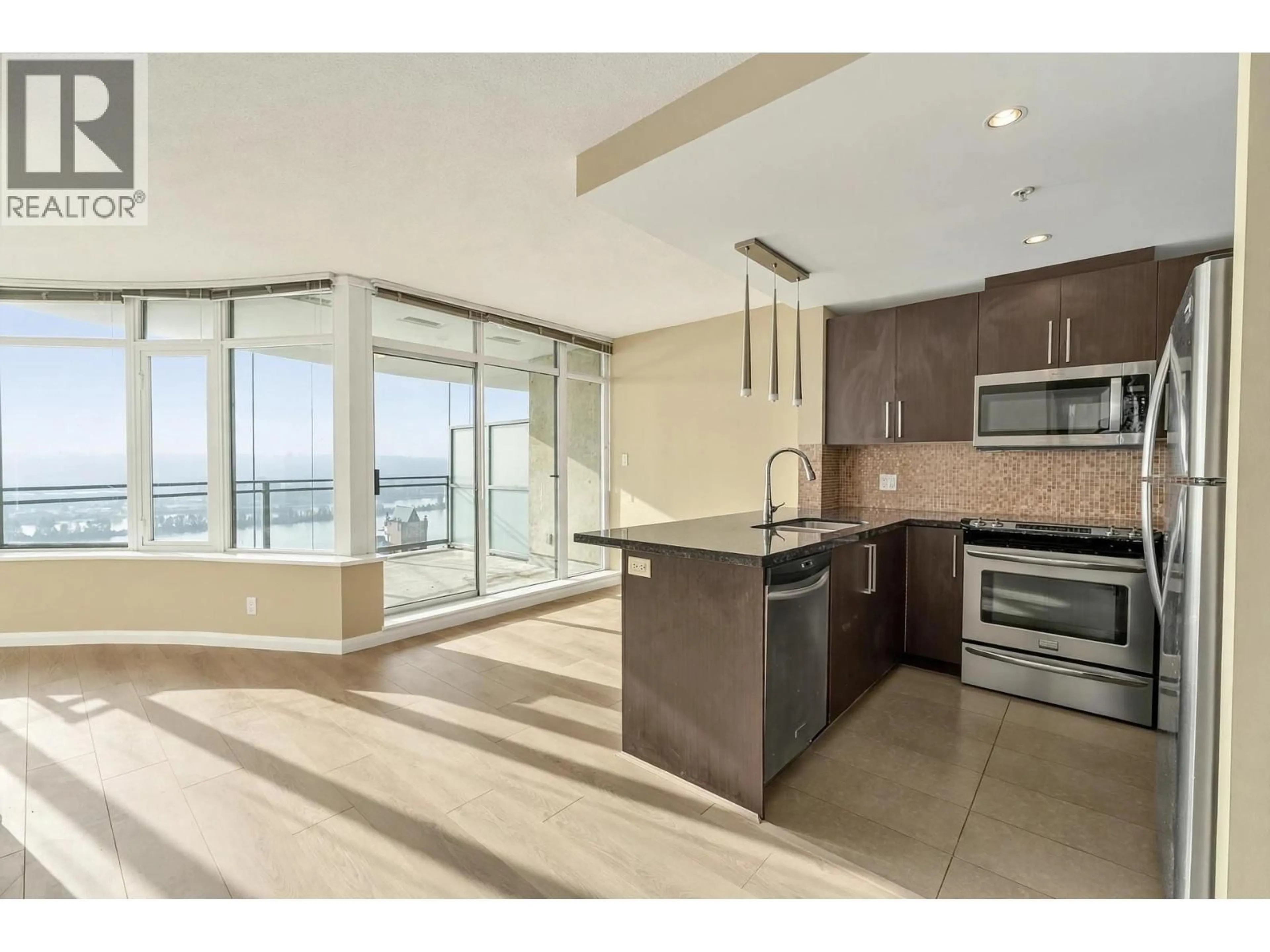 Open concept kitchen, ceramic/tile floor for 2302 - 888 CARNARVON STREET, New Westminster British Columbia V3M0C6
