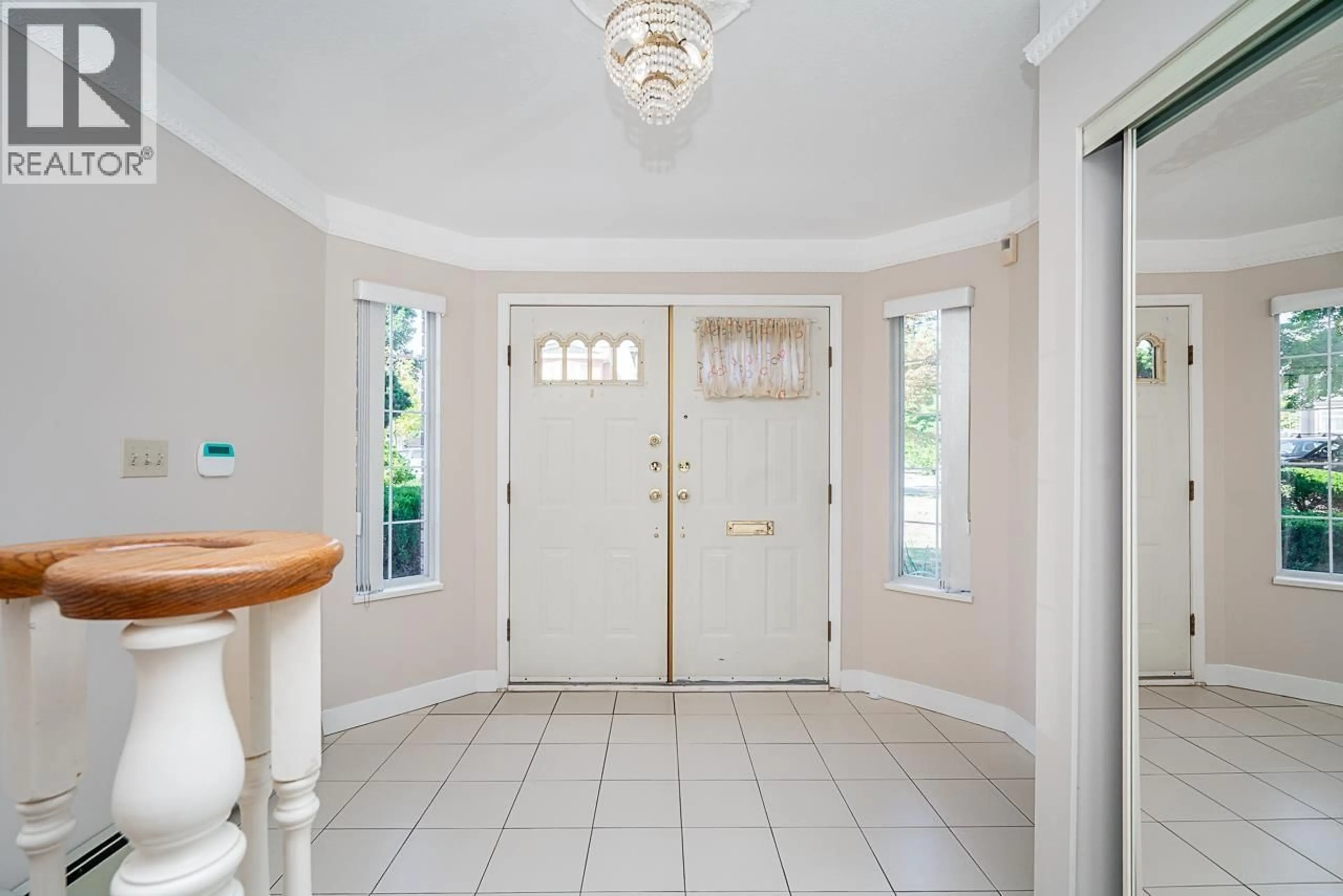 Indoor entryway for 2692 46TH AVENUE, Vancouver British Columbia V5S1A3