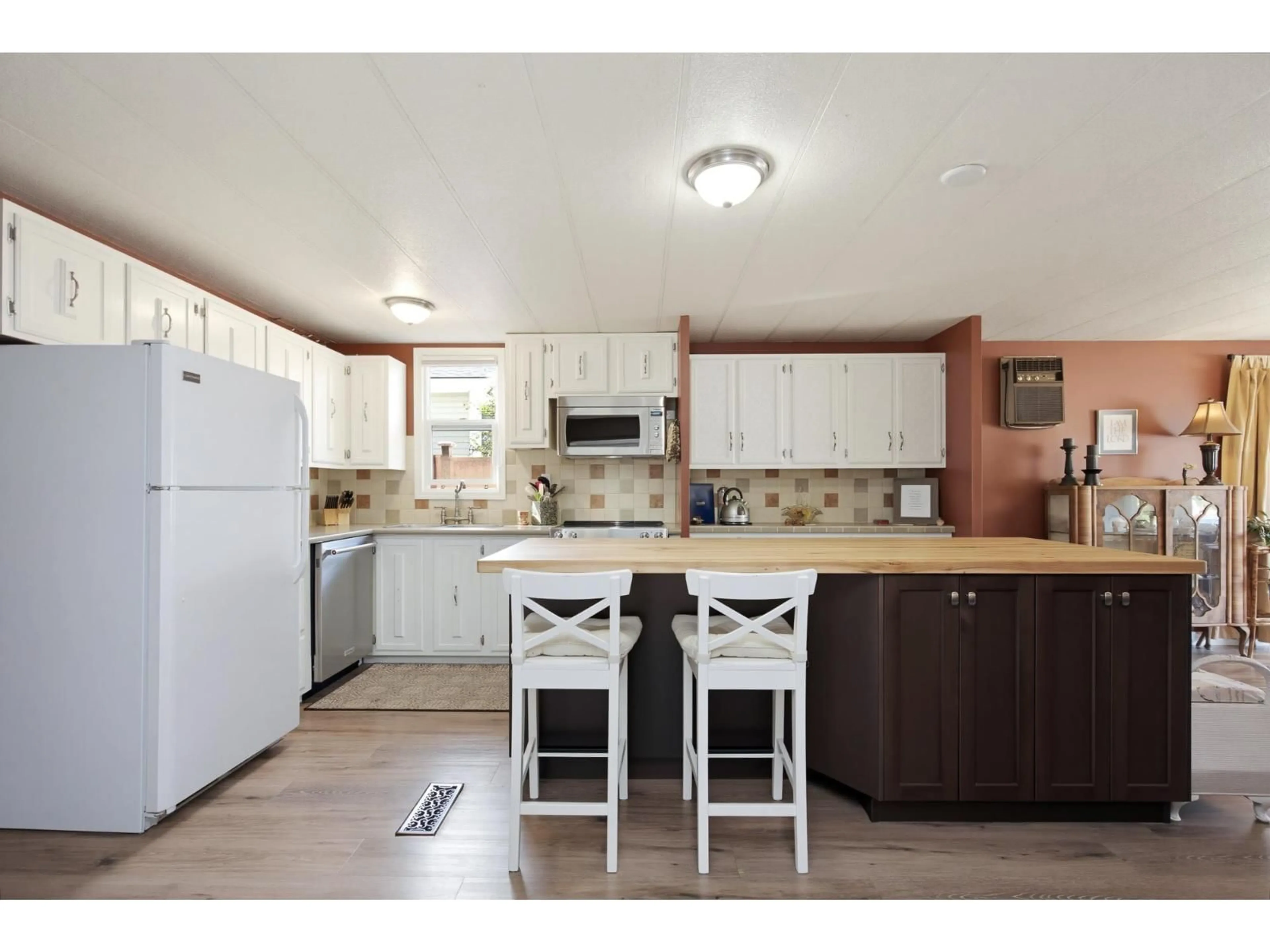 Open concept kitchen, unknown for 31590 OAKRIDGE CRESCENT, Abbotsford British Columbia V2T6A6