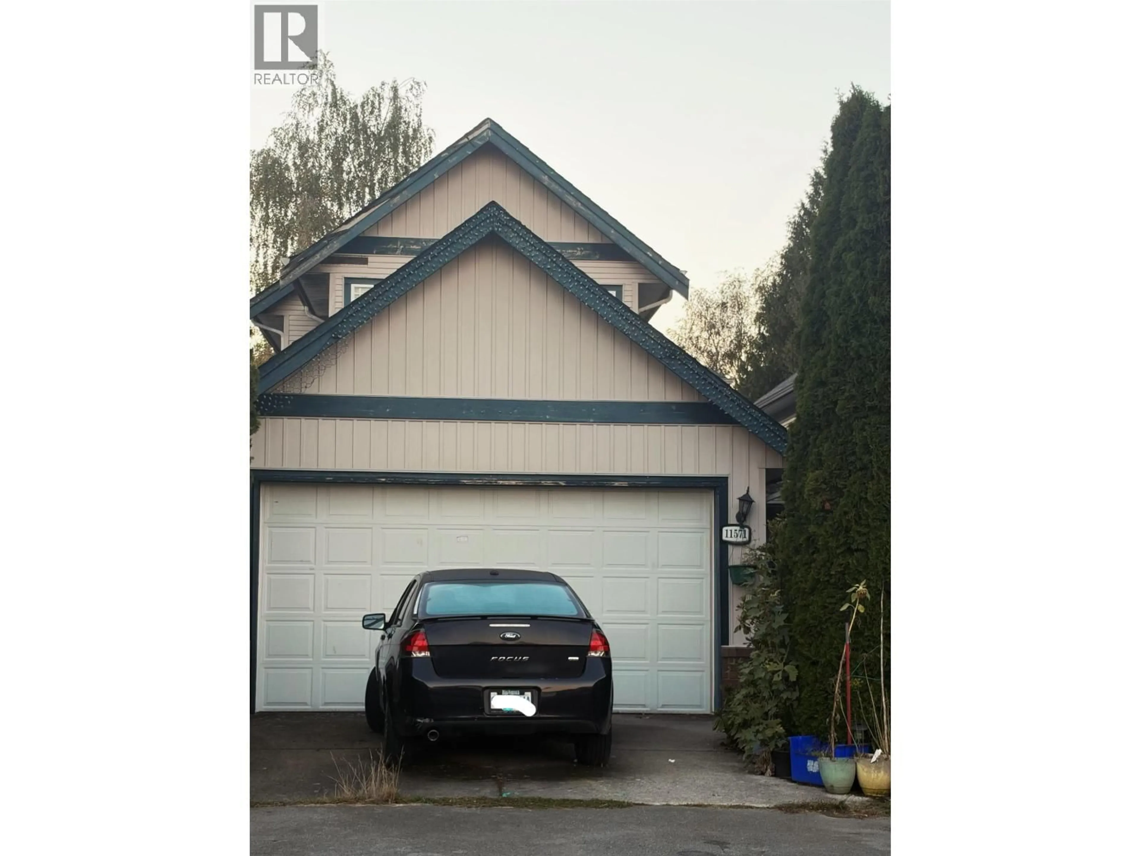 Indoor garage for 11571 4TH AVENUE, Richmond British Columbia V7E3H2