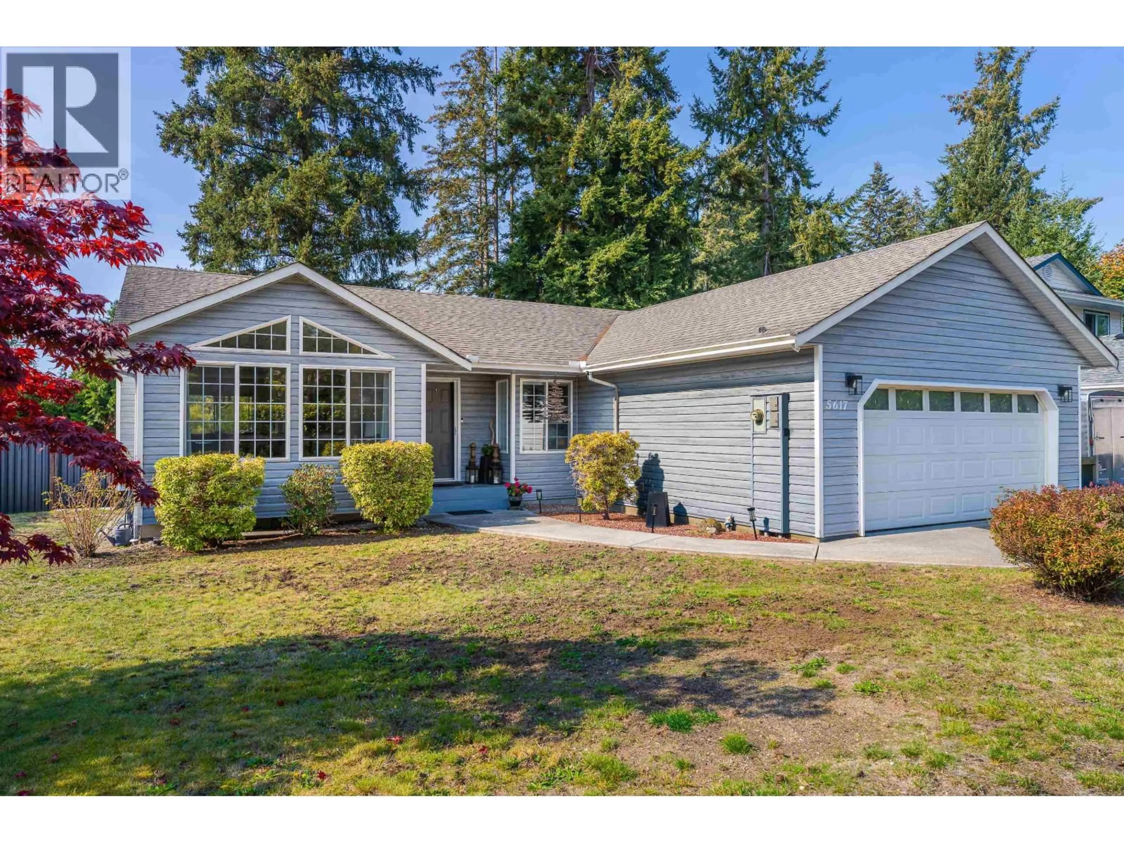 Home with vinyl exterior material, street for 5617 CURTIS PLACE, Sechelt British Columbia V7Z0R9