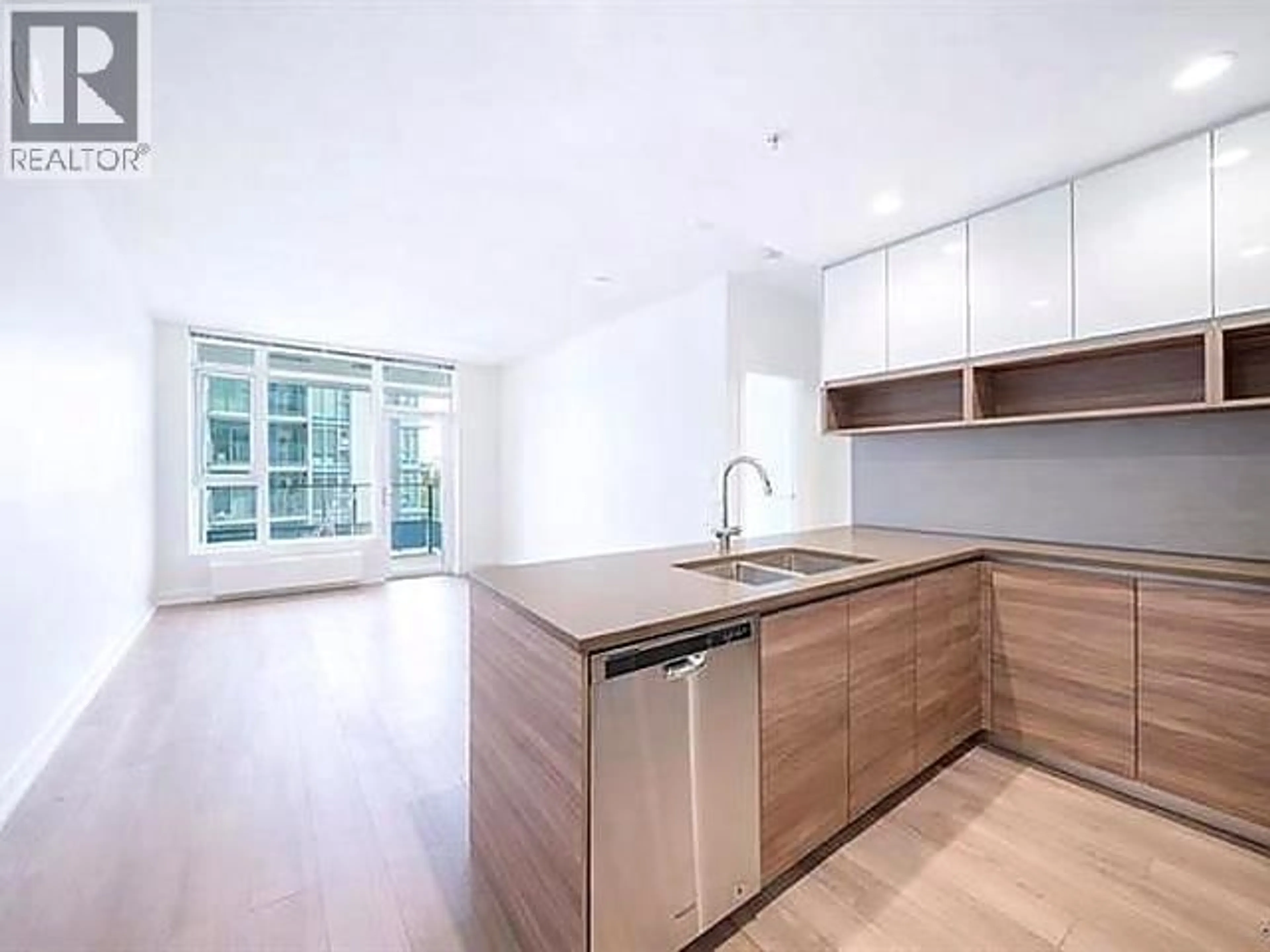 Standard kitchen, unknown for 401 - 8850 UNIVERSITY CRESCENT, Burnaby British Columbia V5A4Y8