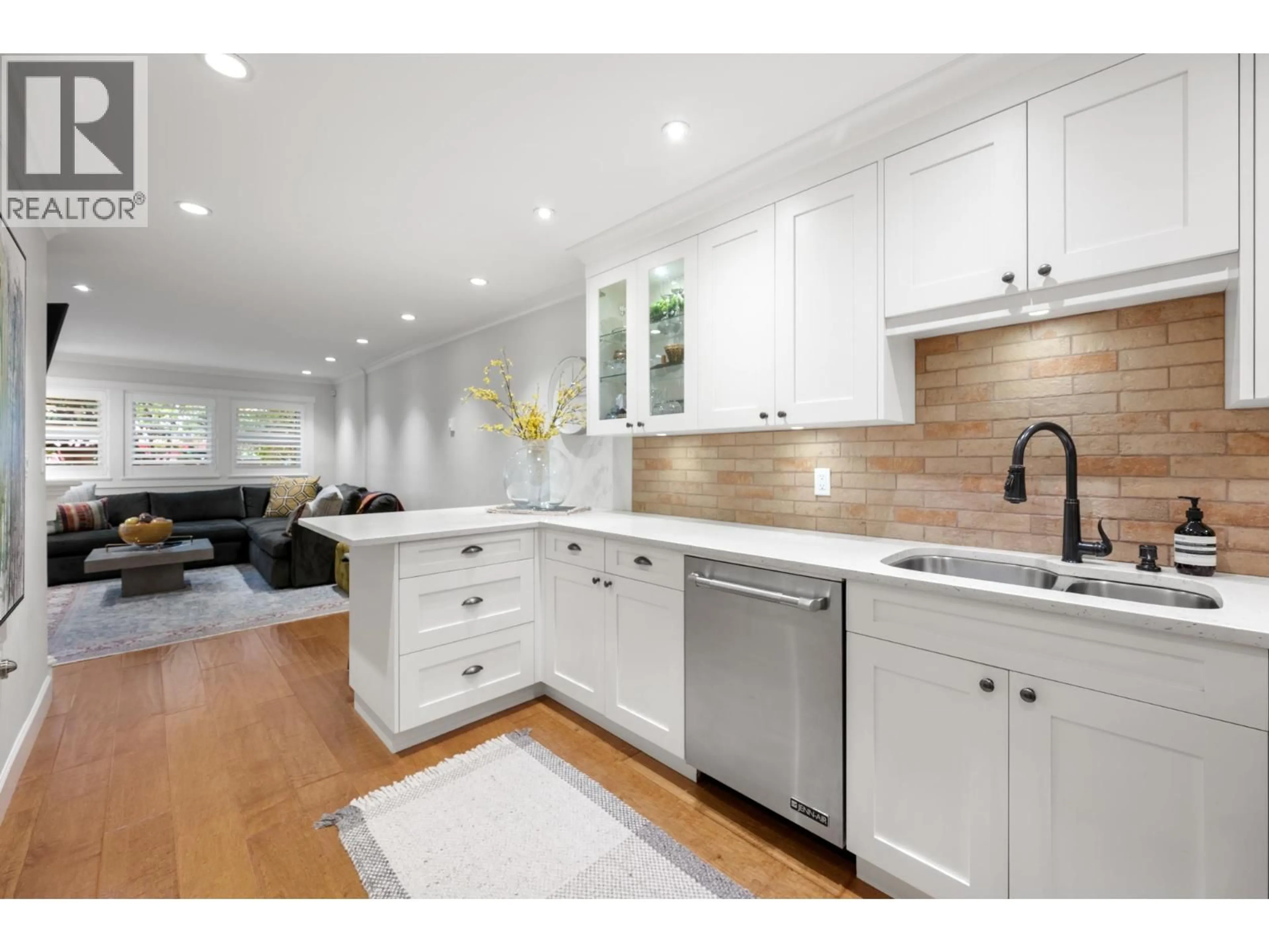 Open concept kitchen, unknown for 102 - 828 GILFORD STREET, Vancouver British Columbia V6G2N6
