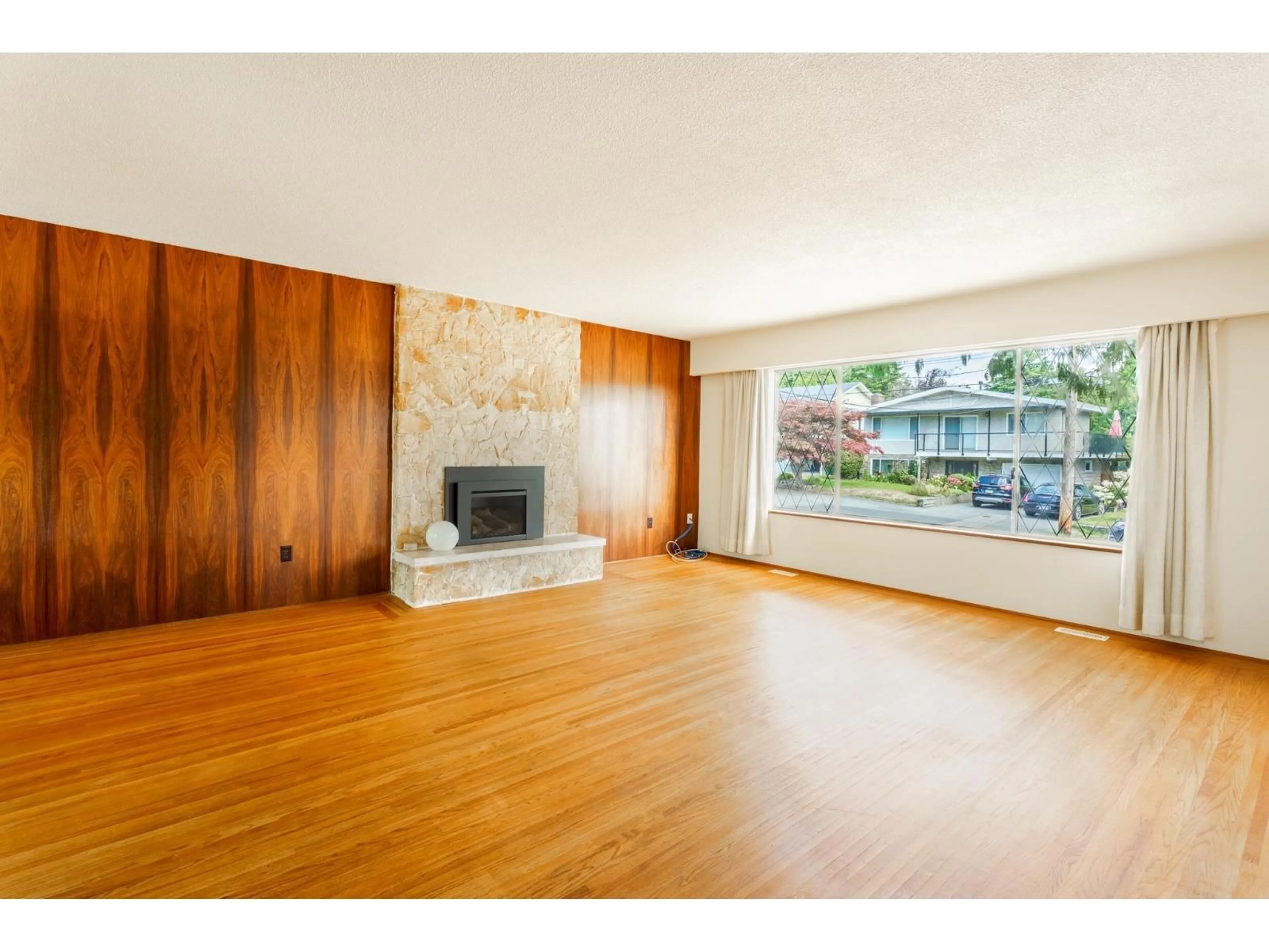 Unknown for 15732 GOGGS AVENUE, White Rock British Columbia V4B2N7