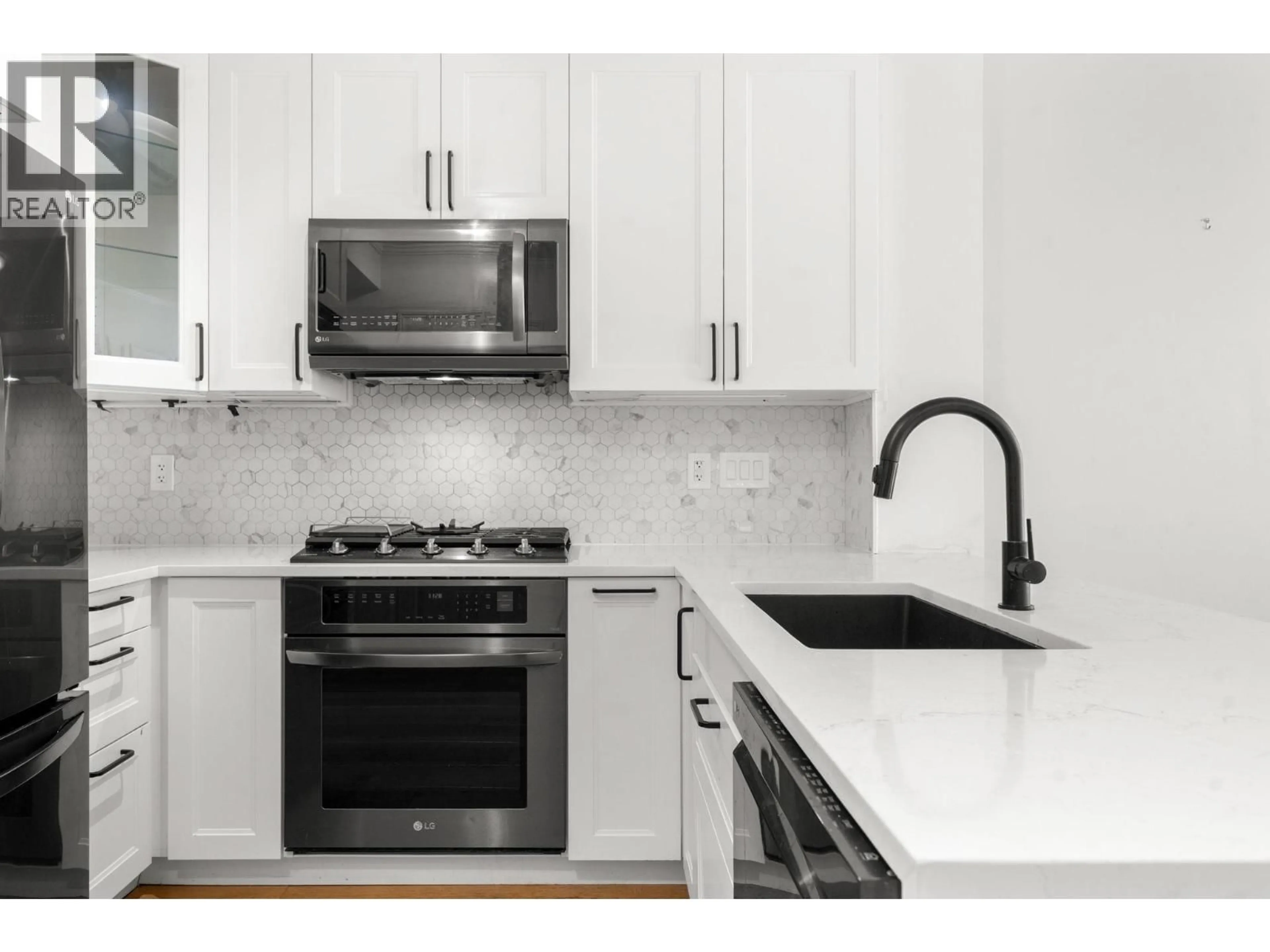 Standard kitchen, unknown for 417 - 119 22ND STREET, North Vancouver British Columbia V7M0B4