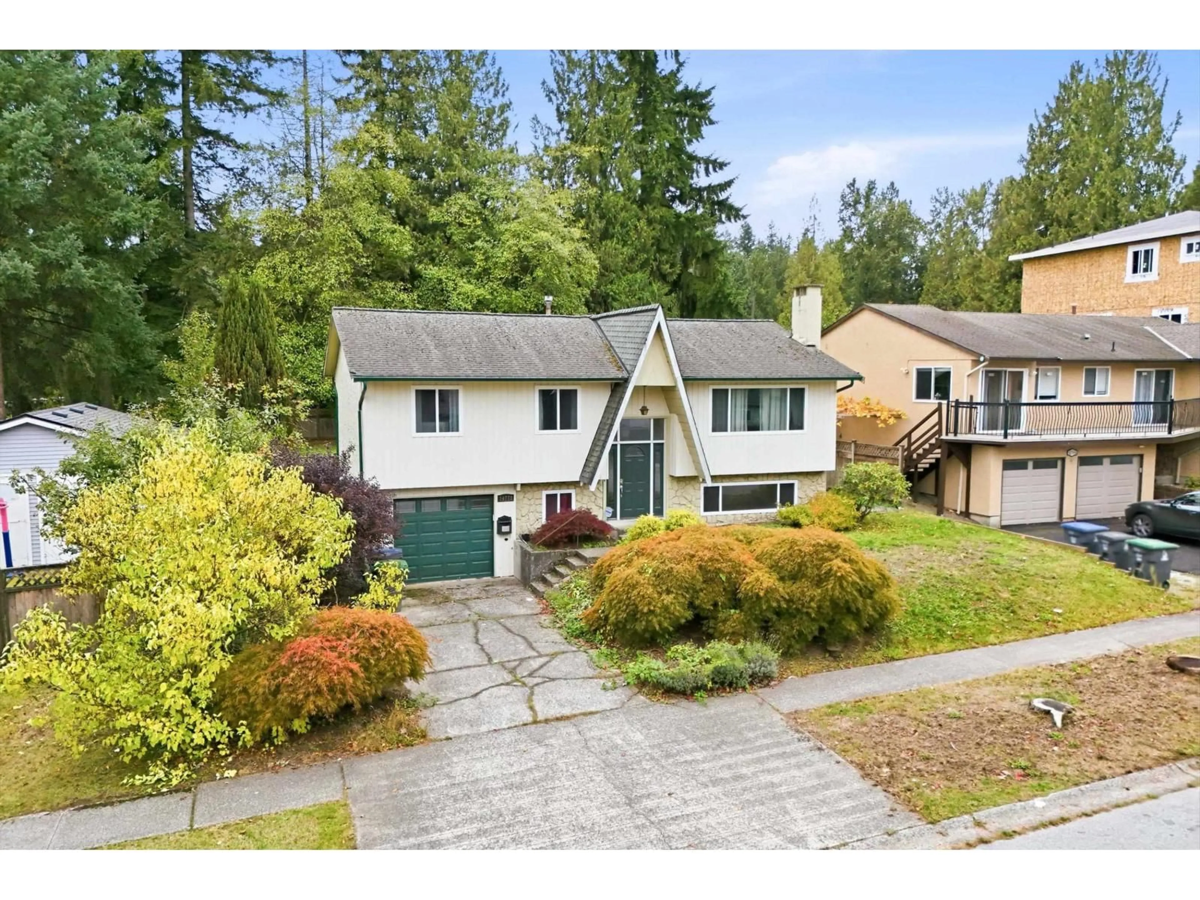 Home with vinyl exterior material, street for 14778 HALSTEAD PLACE, Surrey British Columbia V3R6S5