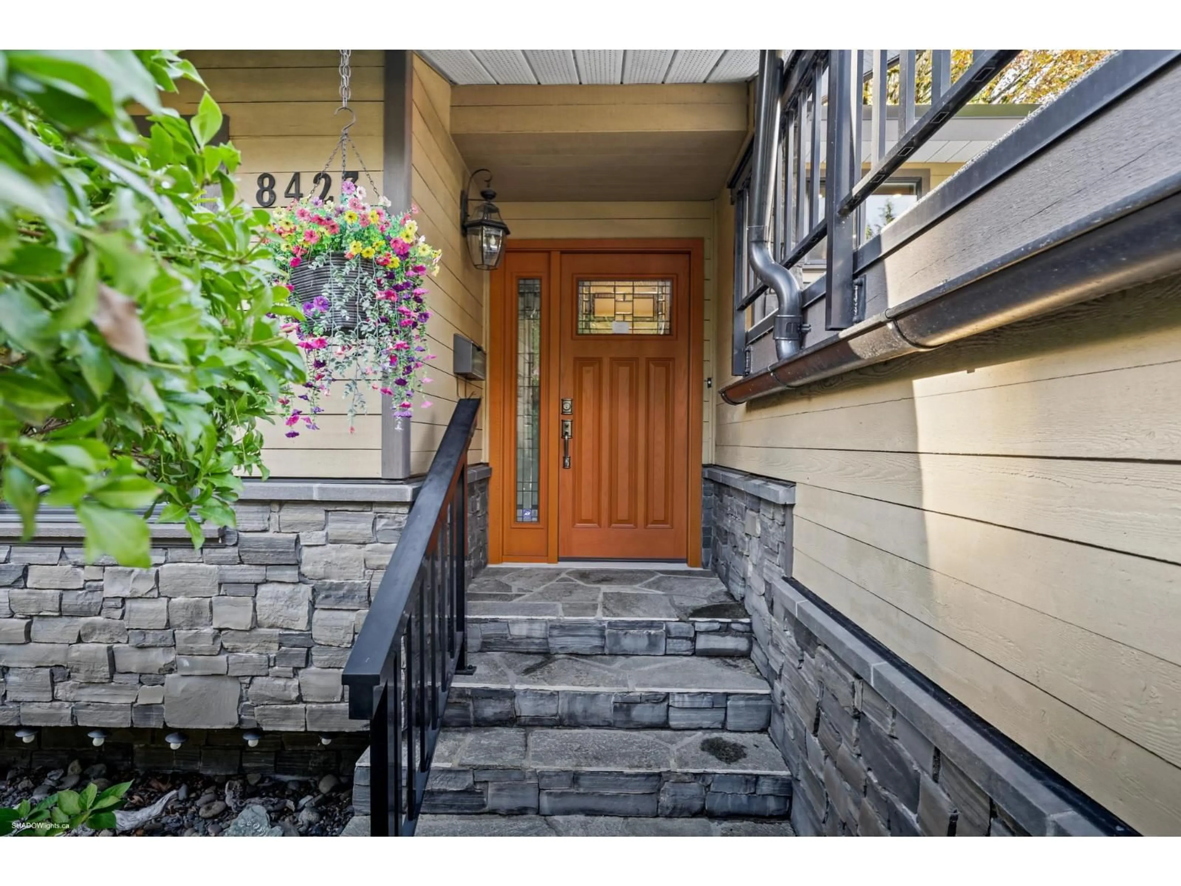 Indoor entryway for 8423 ARBOUR PLACE, Delta British Columbia V4C7H4