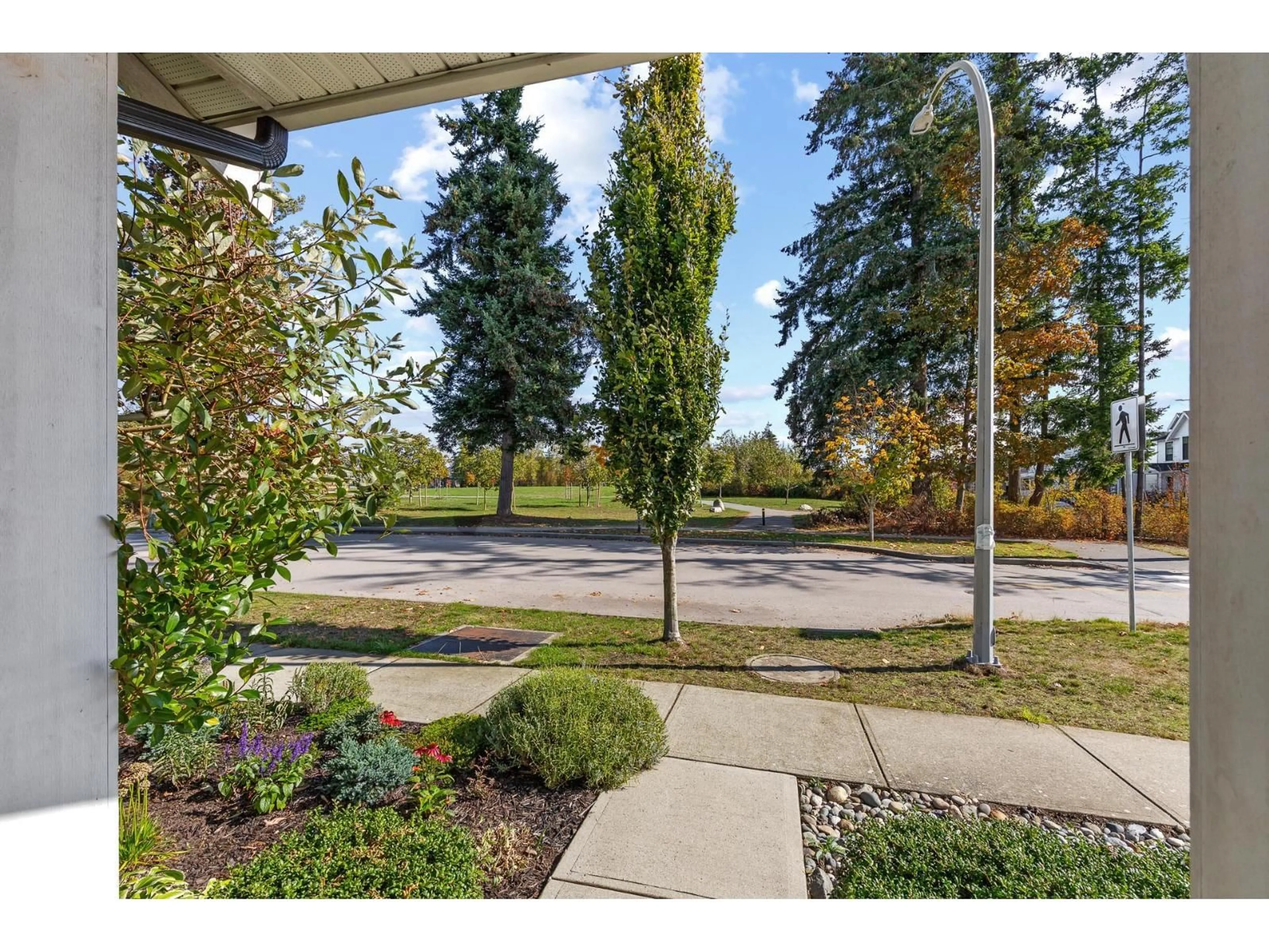 Patio, street for 2209 165 STREET, Surrey British Columbia V3Z0L8