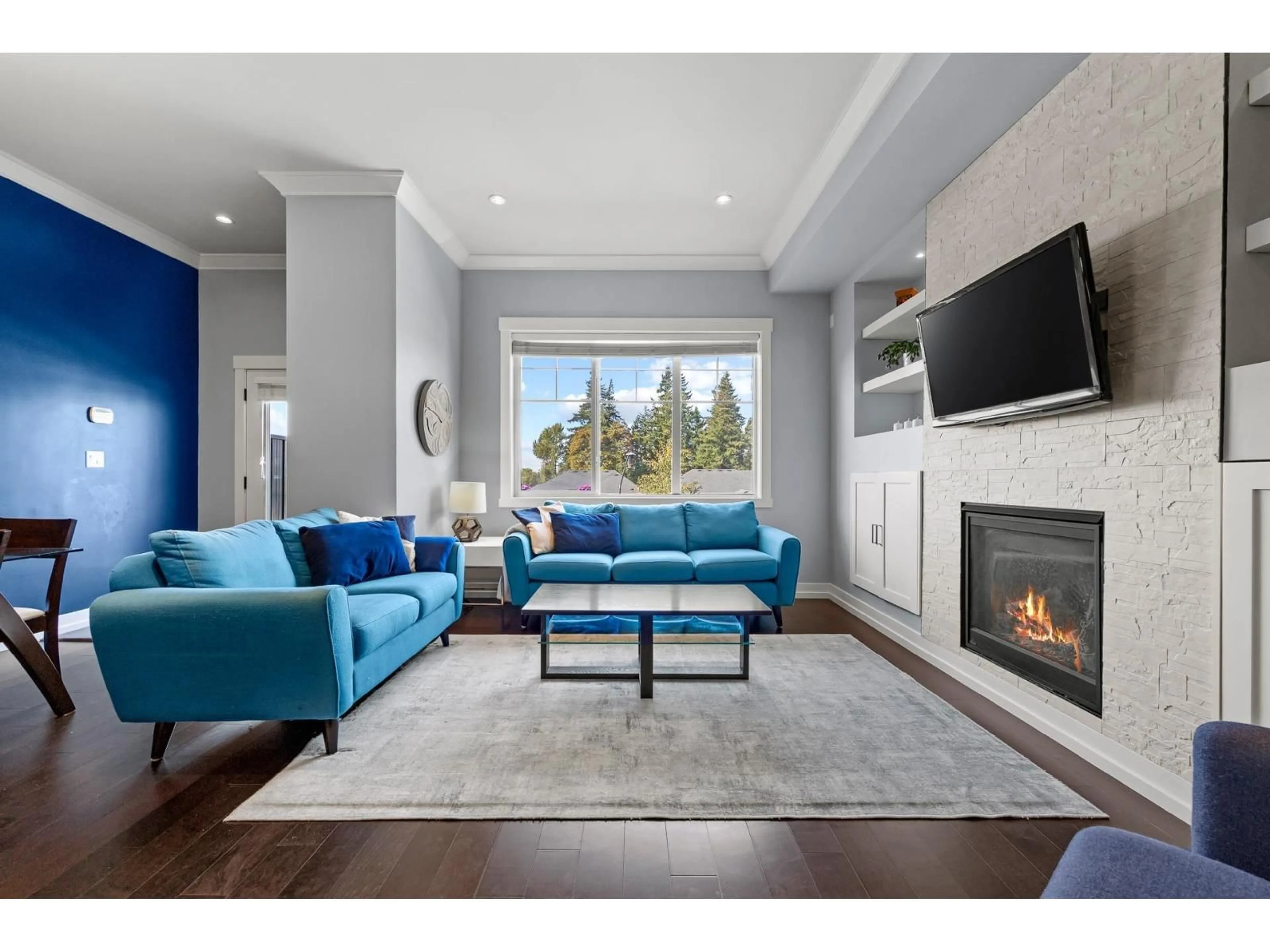 Living room with furniture, unknown for 2209 165 STREET, Surrey British Columbia V3Z0L8