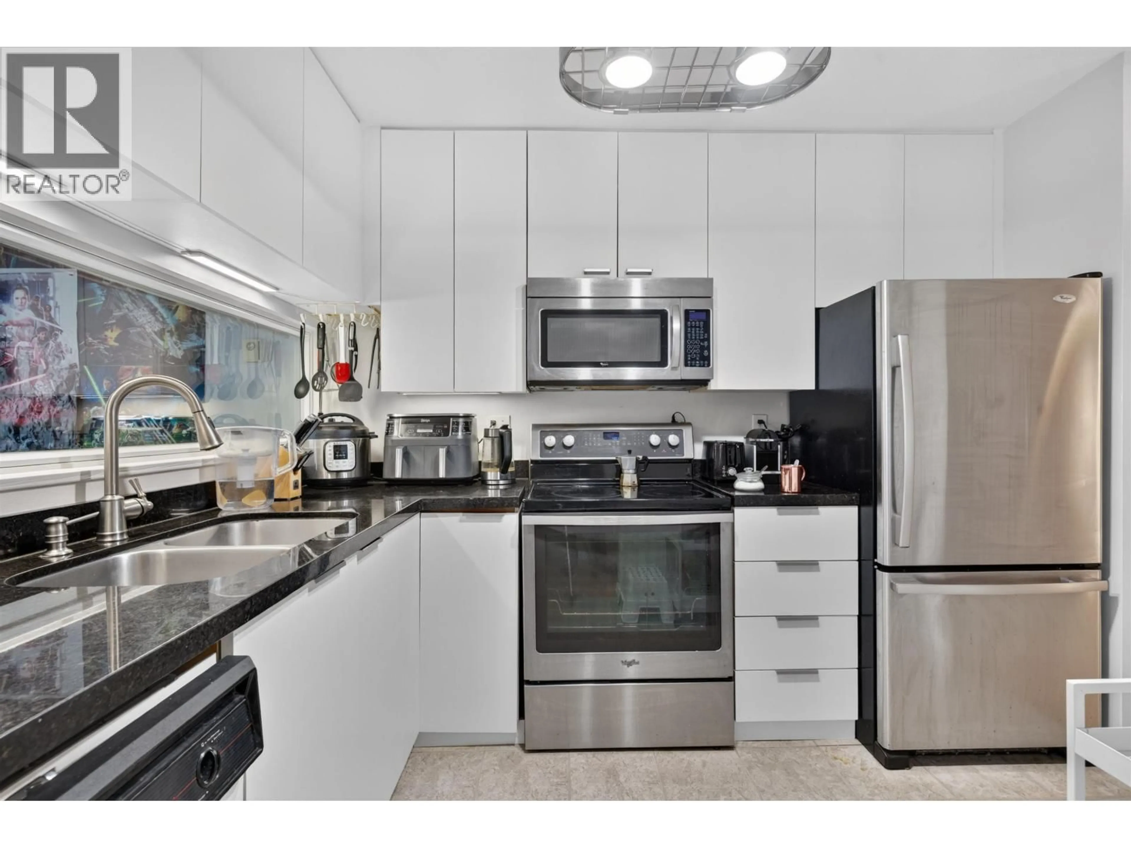 Standard kitchen, ceramic/tile floor for 303 - 1171 PIPELINE ROAD, Coquitlam British Columbia V3B4R9
