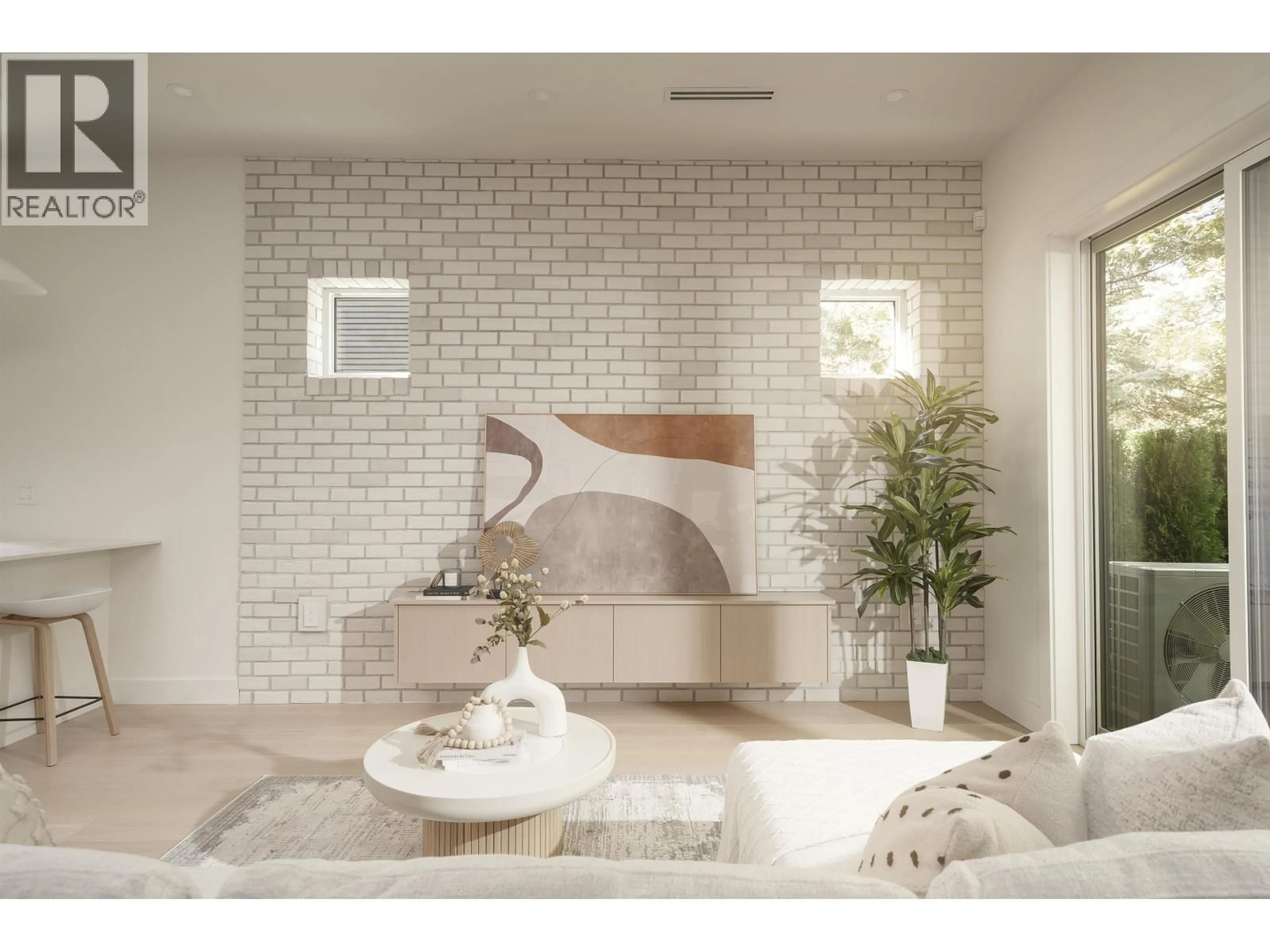 Contemporary bathroom, ceramic/tile floor for 1 - 1376 11TH AVENUE, Vancouver British Columbia V5N1Y5