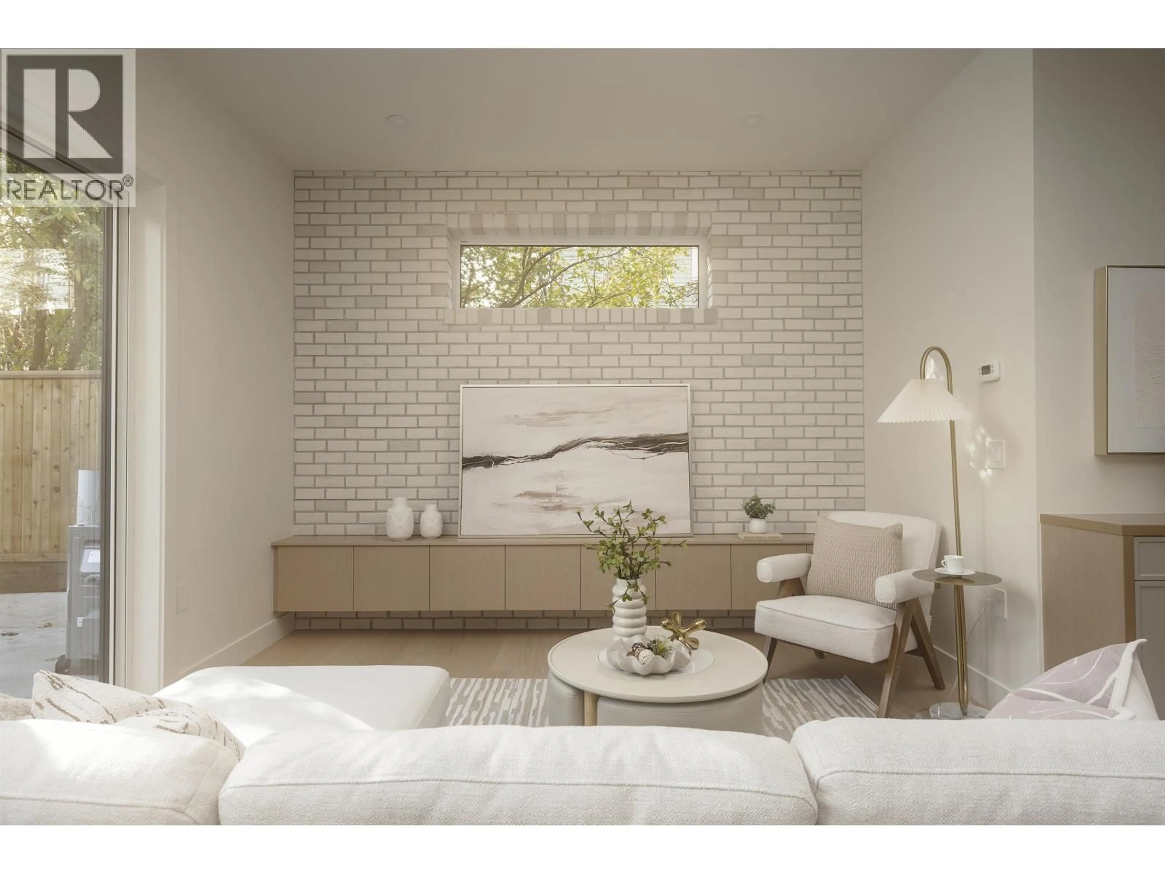 Living room with furniture, ceramic/tile floor for 2 - 1376 11TH AVENUE, Vancouver British Columbia V5N1Y5