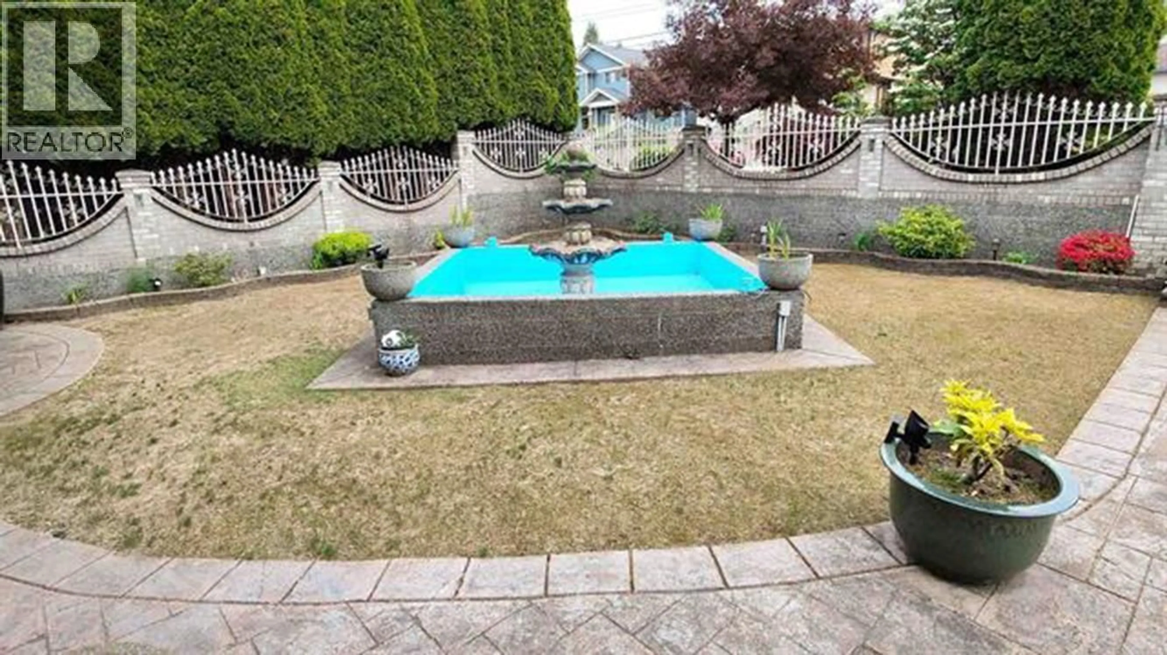 Pool for 8675 ARMSTRONG AVENUE, Burnaby British Columbia V3N2H4