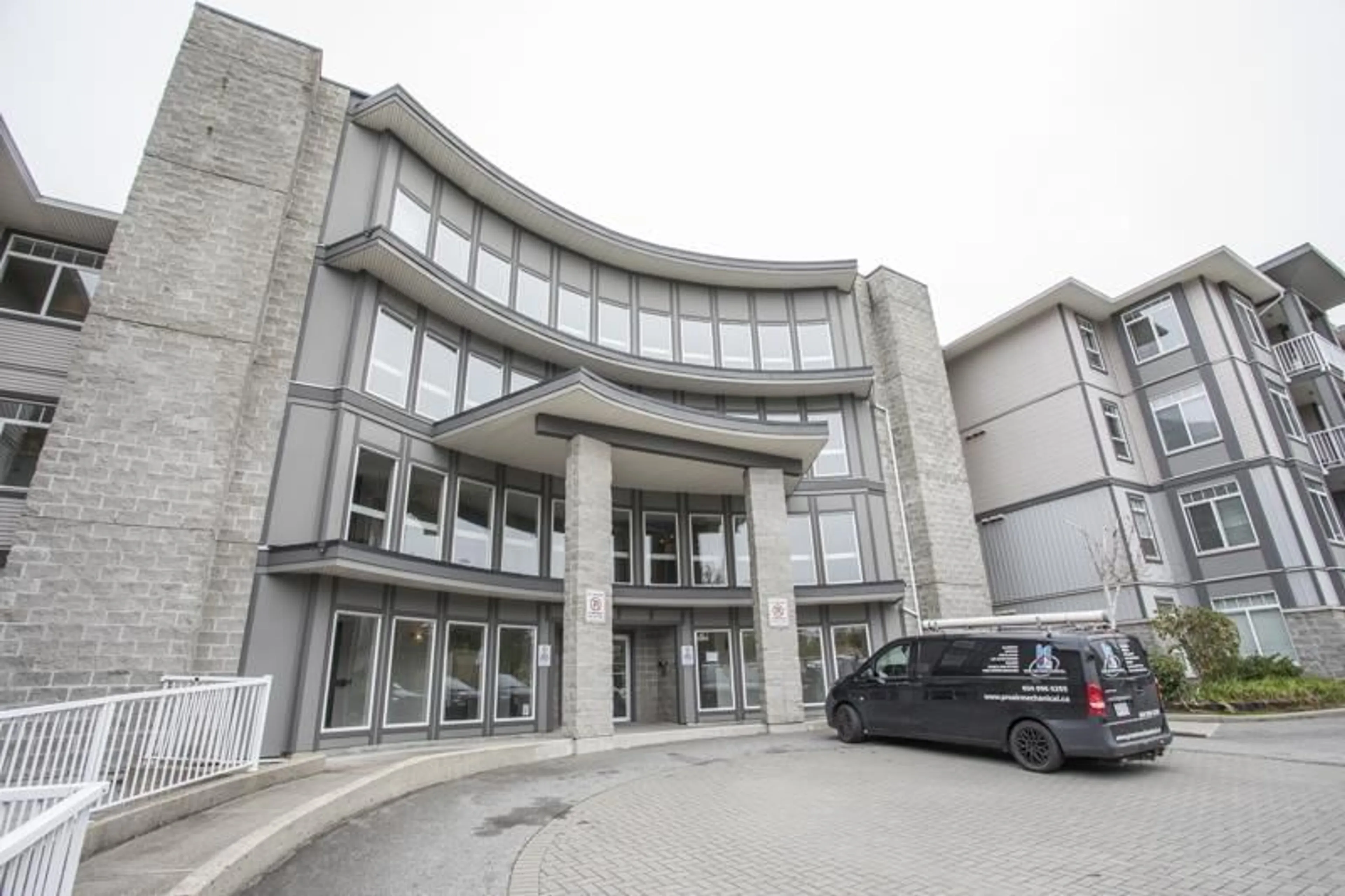 Indoor foyer for 103 - 13277 108TH AVENUE, Surrey British Columbia V3T0A9
