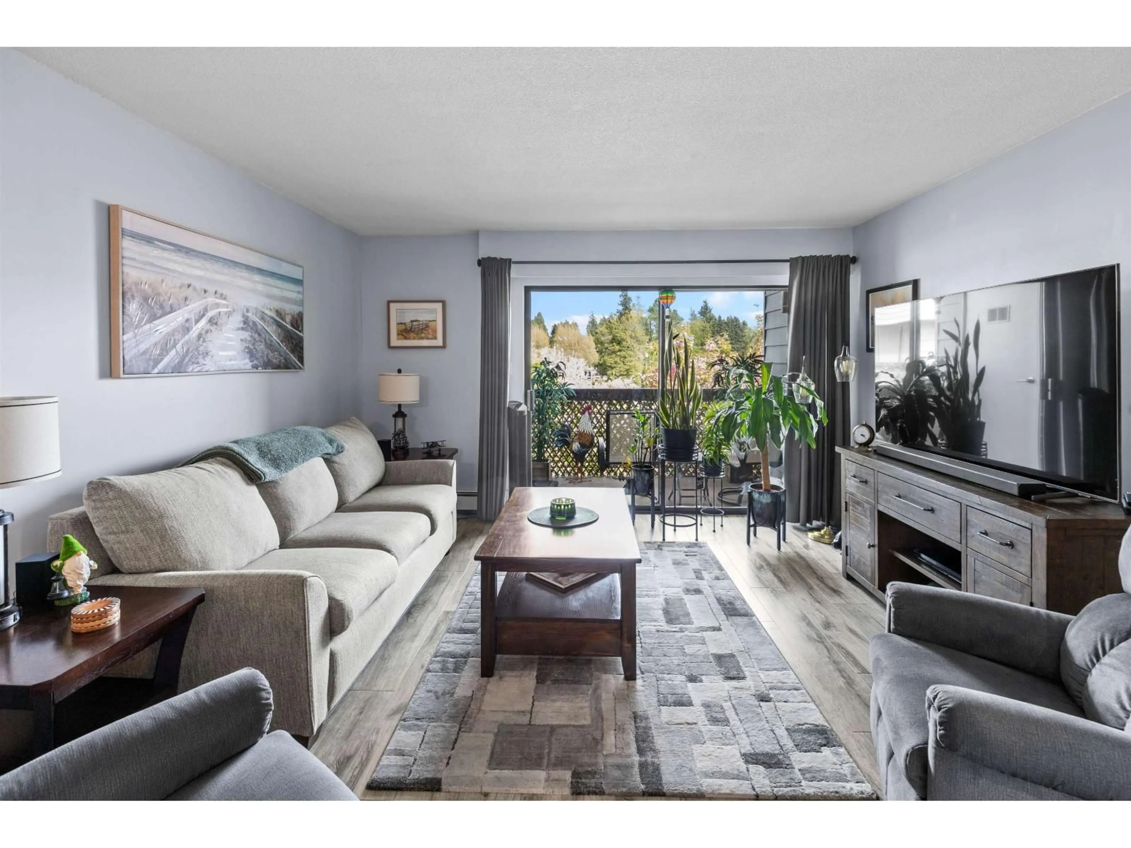 Living room with furniture, unknown for 307 - 2279 MCCALLUM ROAD, Abbotsford British Columbia V2S3N7